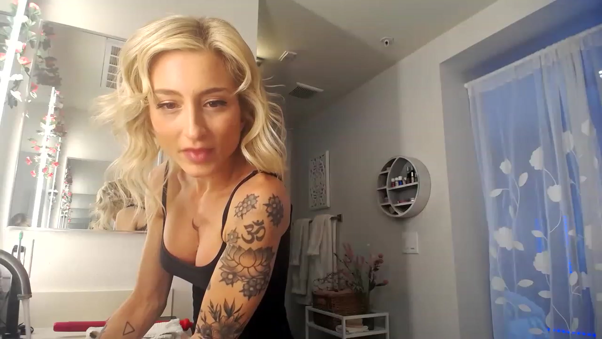 Gallery image thumbnail from KathrynMae's myfreecams stream on, 01/04/2023, 24:27 image 14 of 20