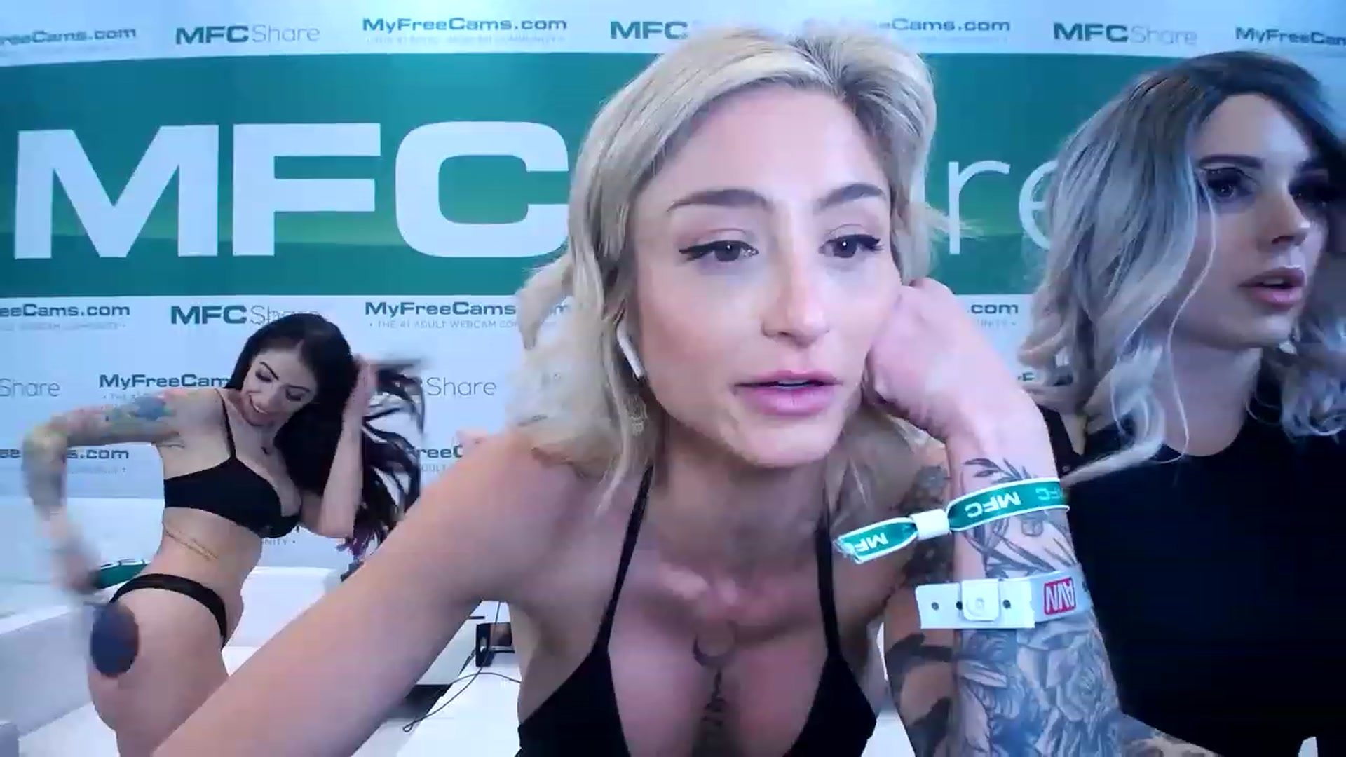 Gallery image thumbnail from KathrynMae's myfreecams stream on, 01/07/2023, 24:40 image 12 of 20