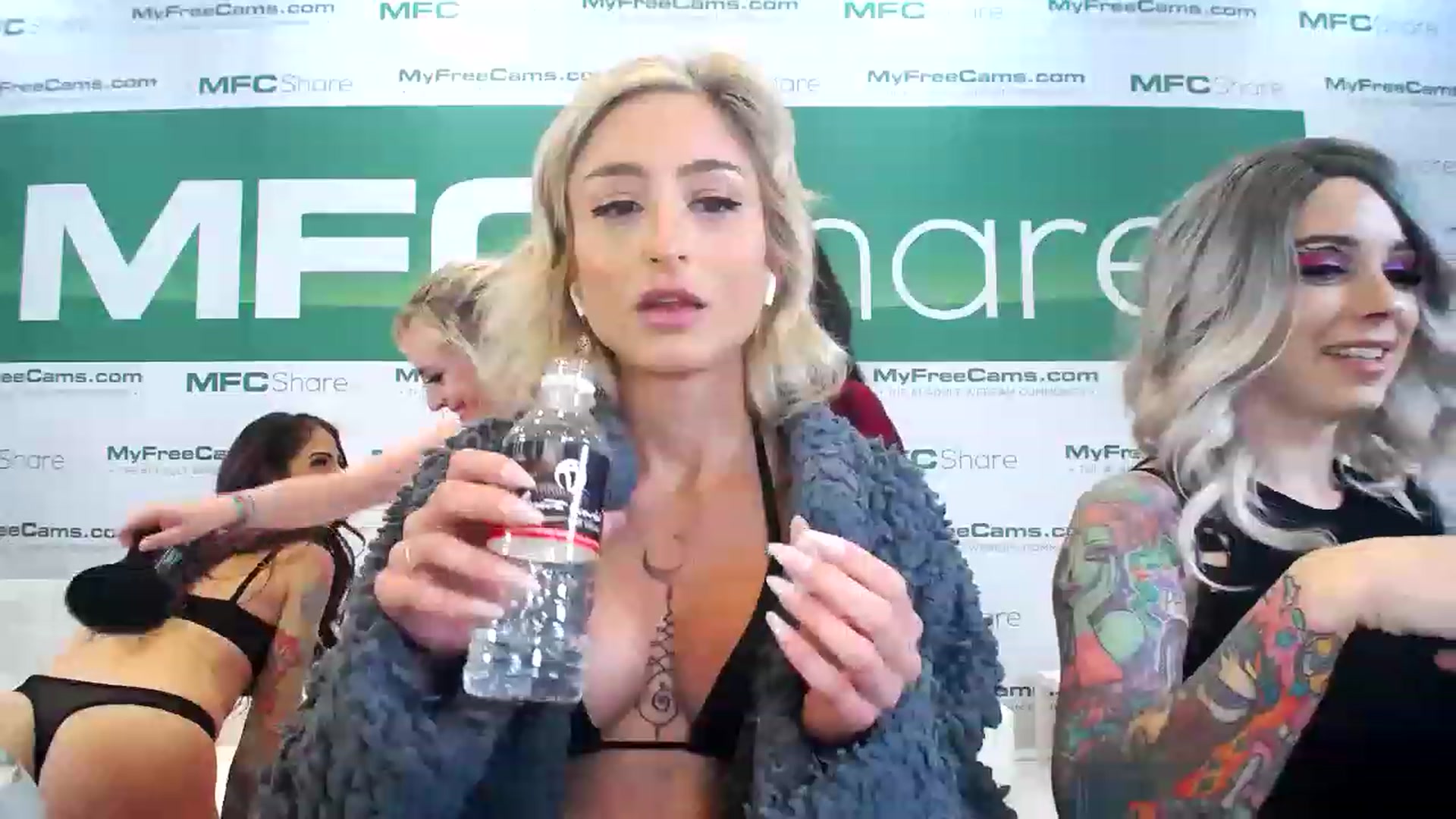Gallery image thumbnail from KathrynMae's myfreecams stream on, 01/07/2023, 24:40 image 15 of 20