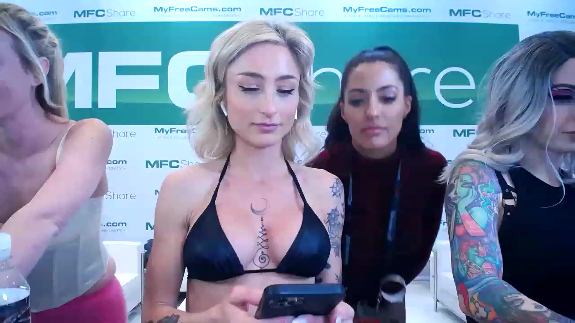 Gallery image thumbnail from KathrynMae's myfreecams stream on, 01/07/2023, 24:40 image 10 of 20