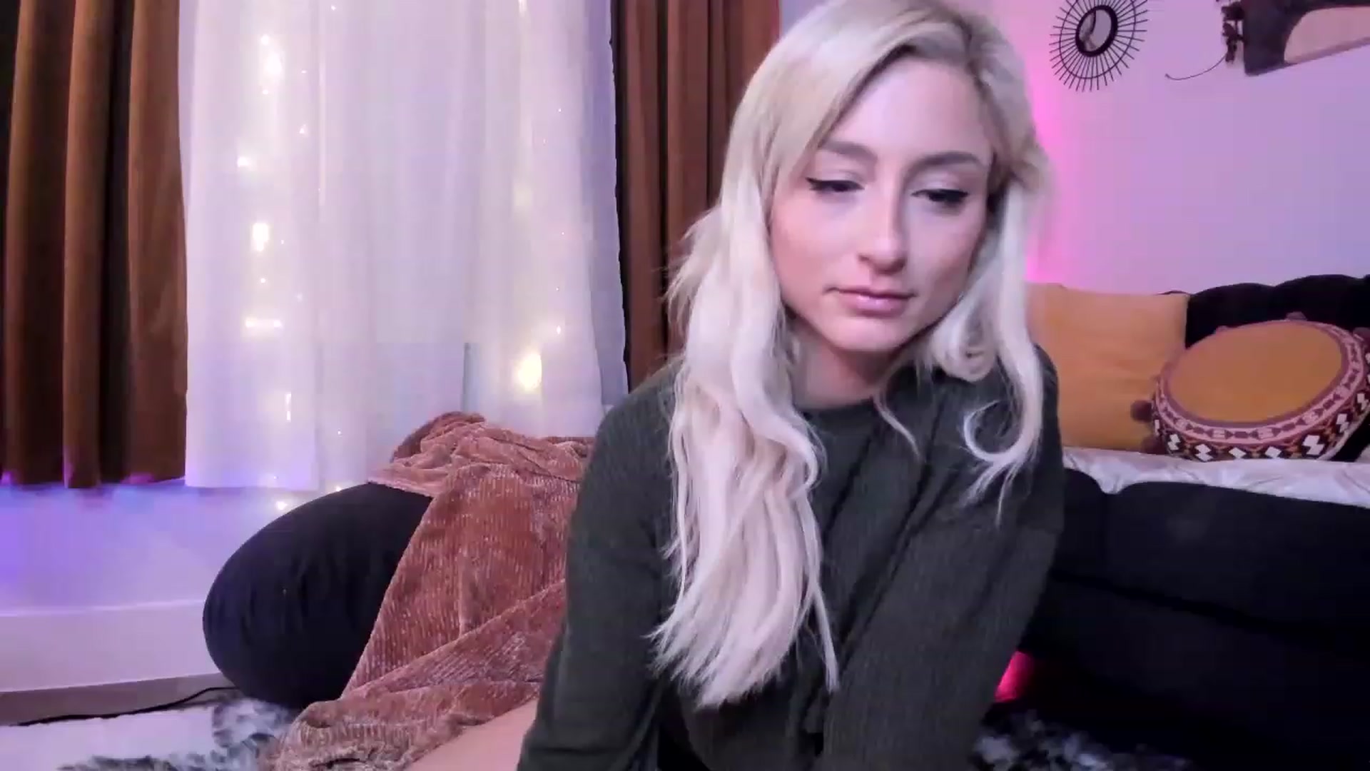 Gallery image thumbnail from KathrynMae's myfreecams stream on, 03/03/2023, 02:33 image 5 of 20