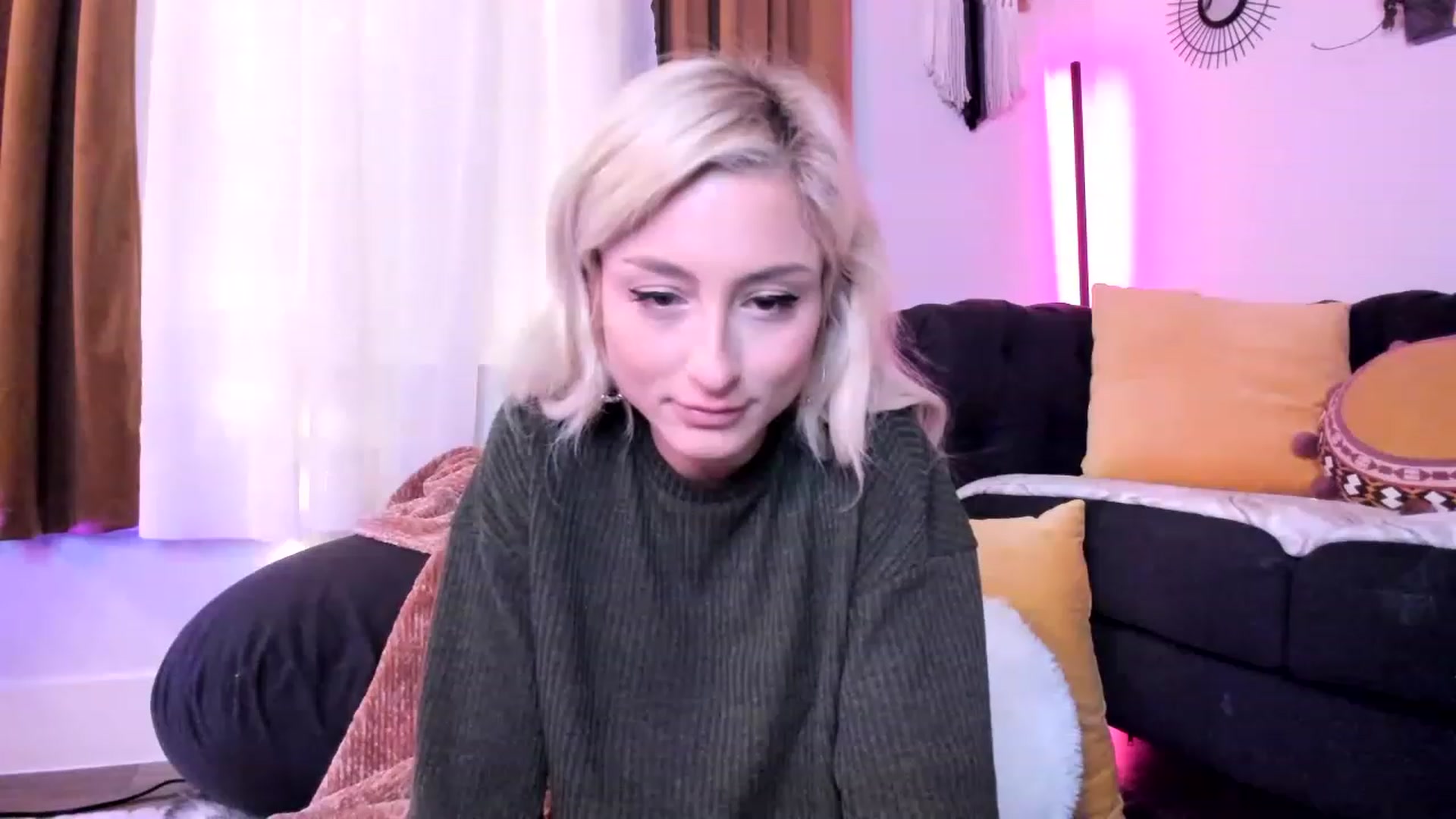 Gallery image thumbnail from KathrynMae's myfreecams stream on, 03/03/2023, 02:33 image 3 of 20