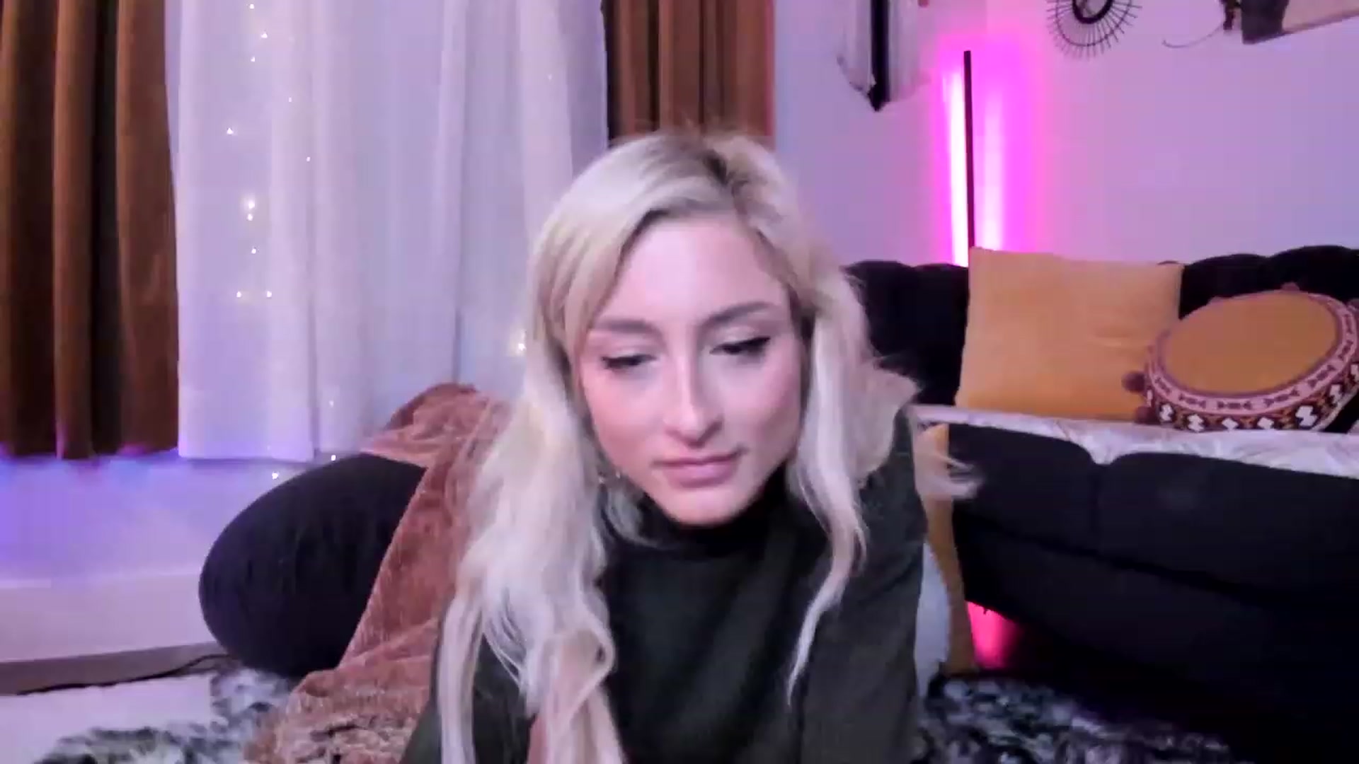 Gallery image thumbnail from KathrynMae's myfreecams stream on, 03/03/2023, 02:33 image 11 of 20