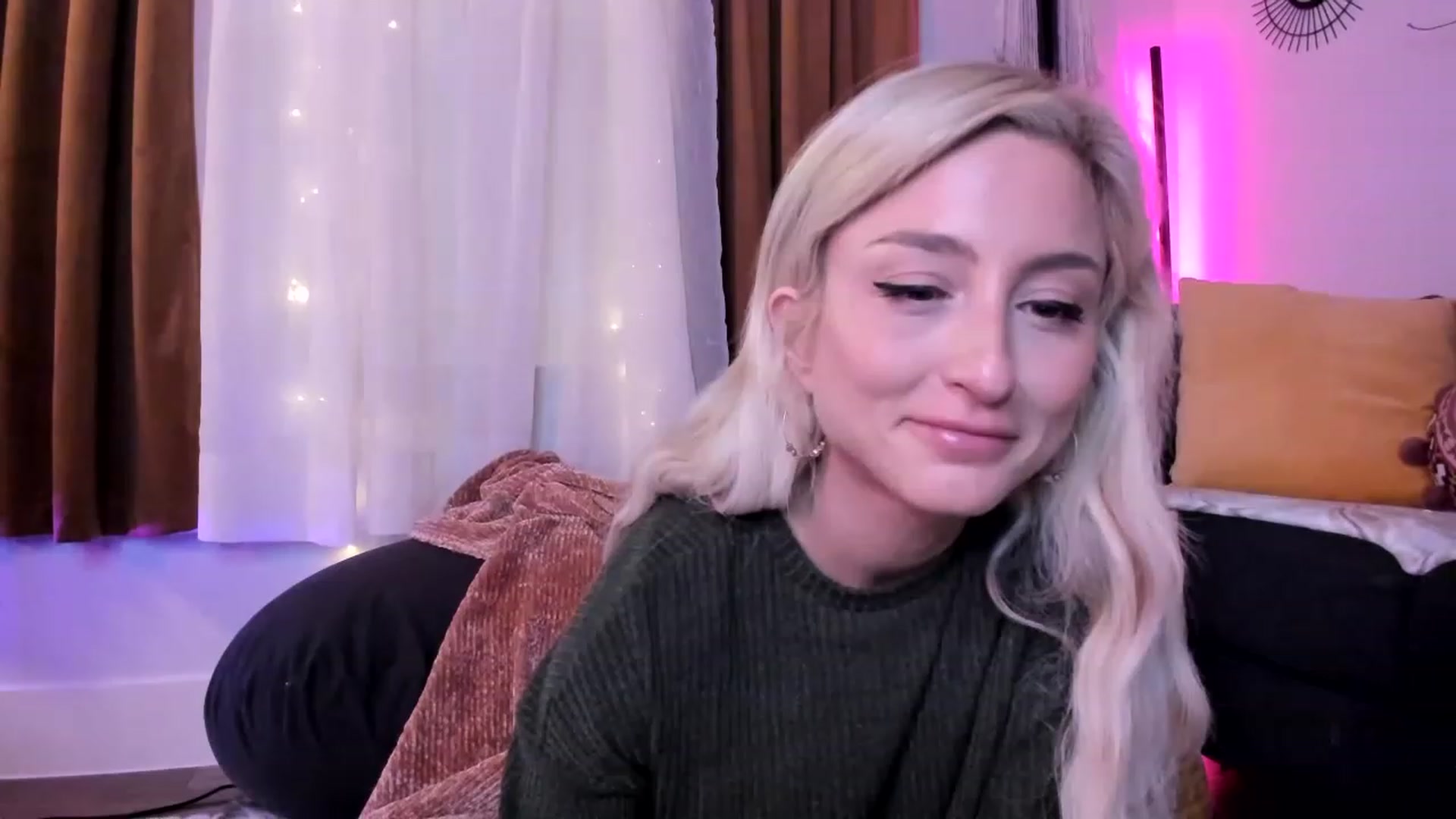 Gallery image thumbnail from KathrynMae's myfreecams stream on, 03/03/2023, 02:33 image 2 of 20
