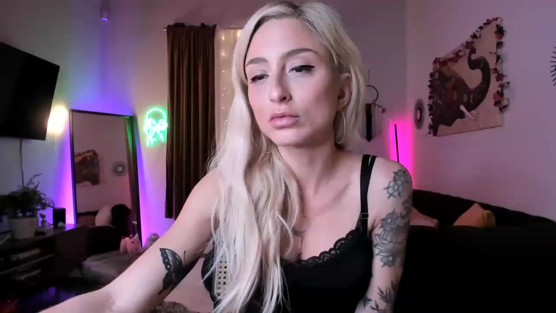 Gallery image thumbnail from KathrynMae's myfreecams stream on, 03/10/2023, 02:51 image 12 of 20
