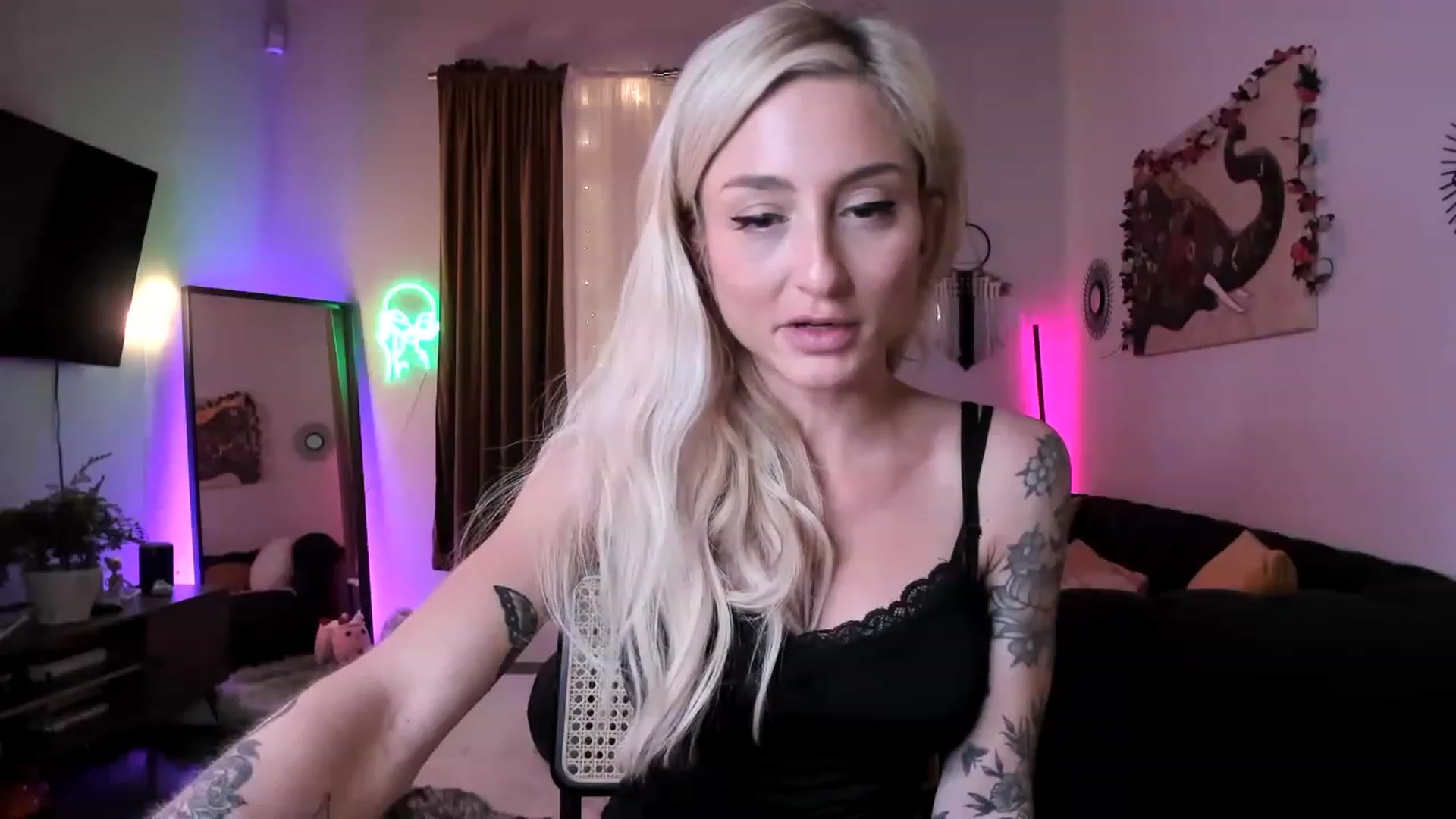 Gallery image thumbnail from KathrynMae's myfreecams stream on, 03/10/2023, 02:51 image 11 of 20