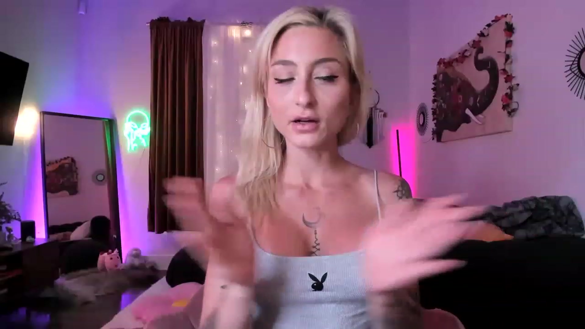 Gallery image thumbnail from KathrynMae's myfreecams stream on, 03/14/2023, 02:25 image 11 of 20