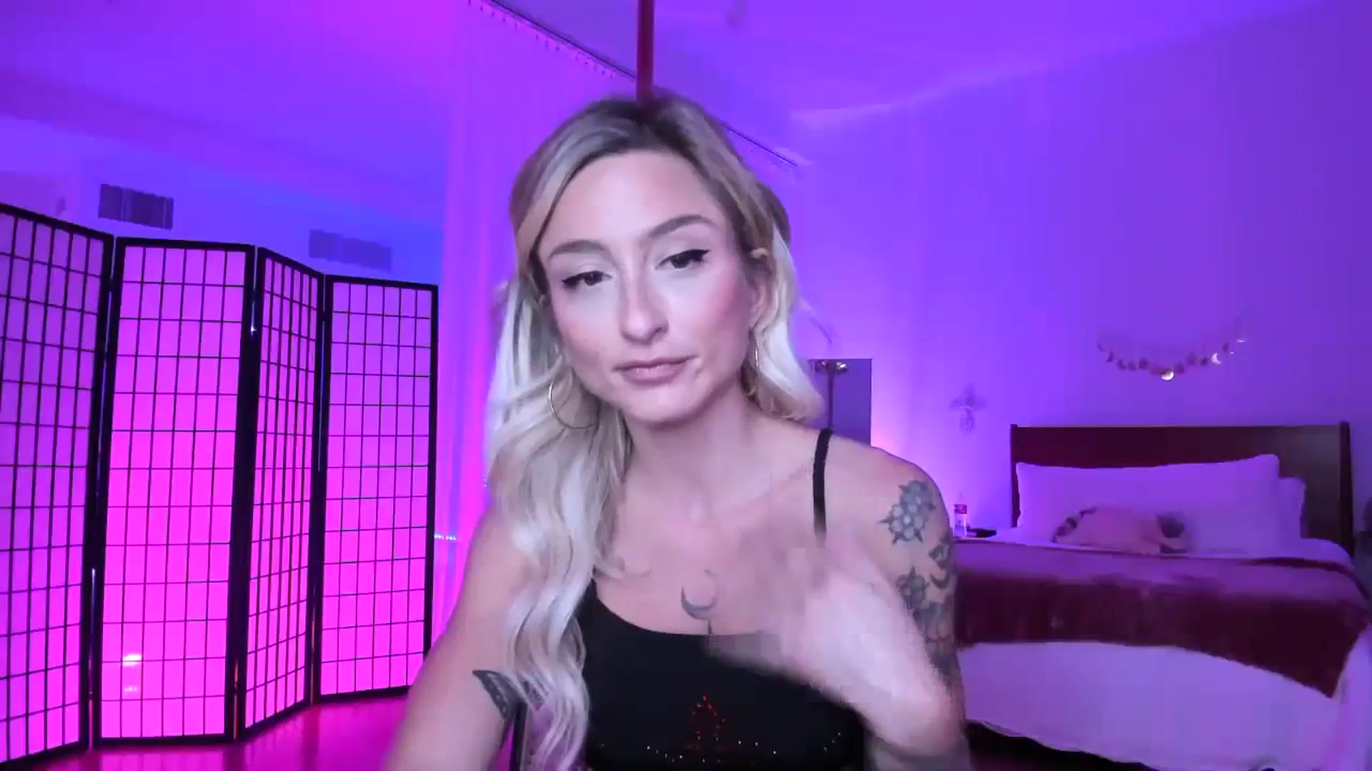 Gallery image thumbnail from KathrynMae's myfreecams stream on, 09/17/2023, 03:42 image 7 of 20