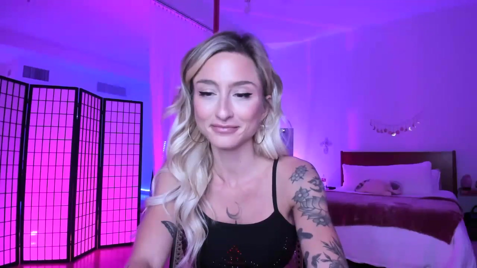 Gallery image thumbnail from KathrynMae's myfreecams stream on, 09/17/2023, 03:42 image 8 of 20