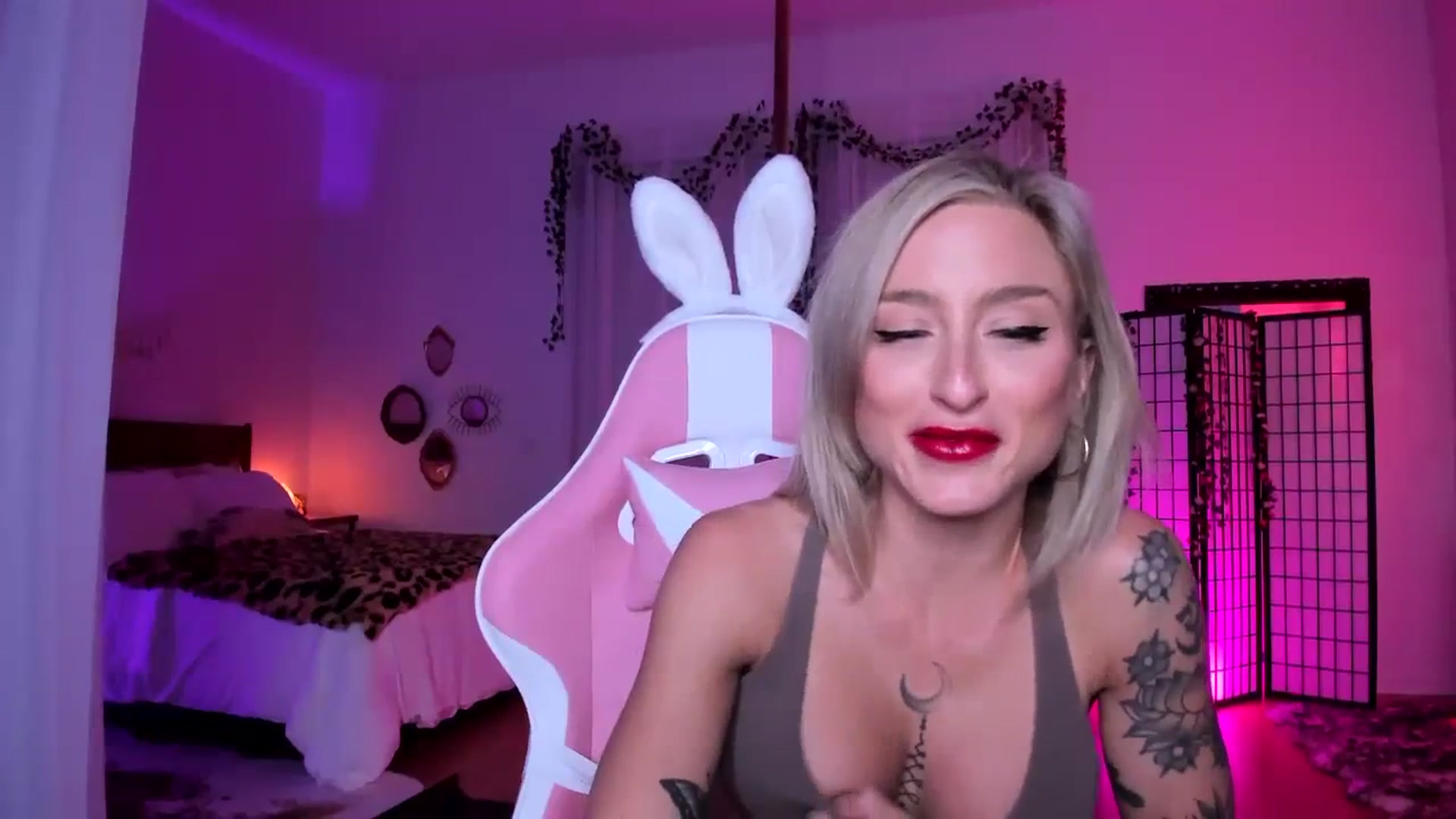 Gallery image thumbnail from KathrynMae's myfreecams stream on, 11/12/2023, 02:05 image 13 of 20