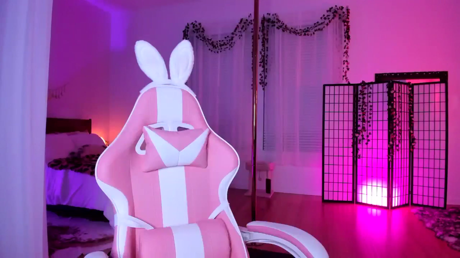 Gallery image thumbnail from KathrynMae's myfreecams stream on, 11/12/2023, 02:05 image 11 of 20