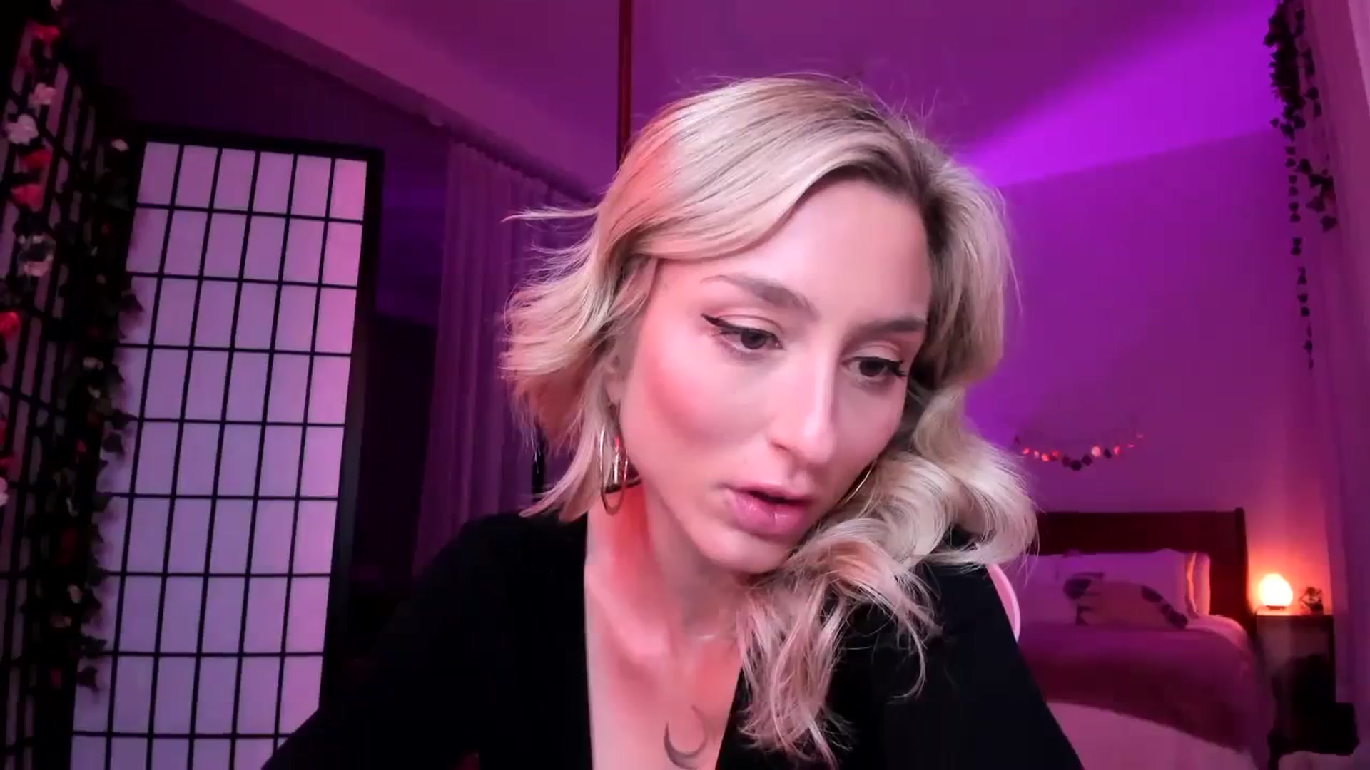 Gallery image thumbnail from KathrynMae's myfreecams stream on, 01/24/2024, 03:49 image 3 of 20