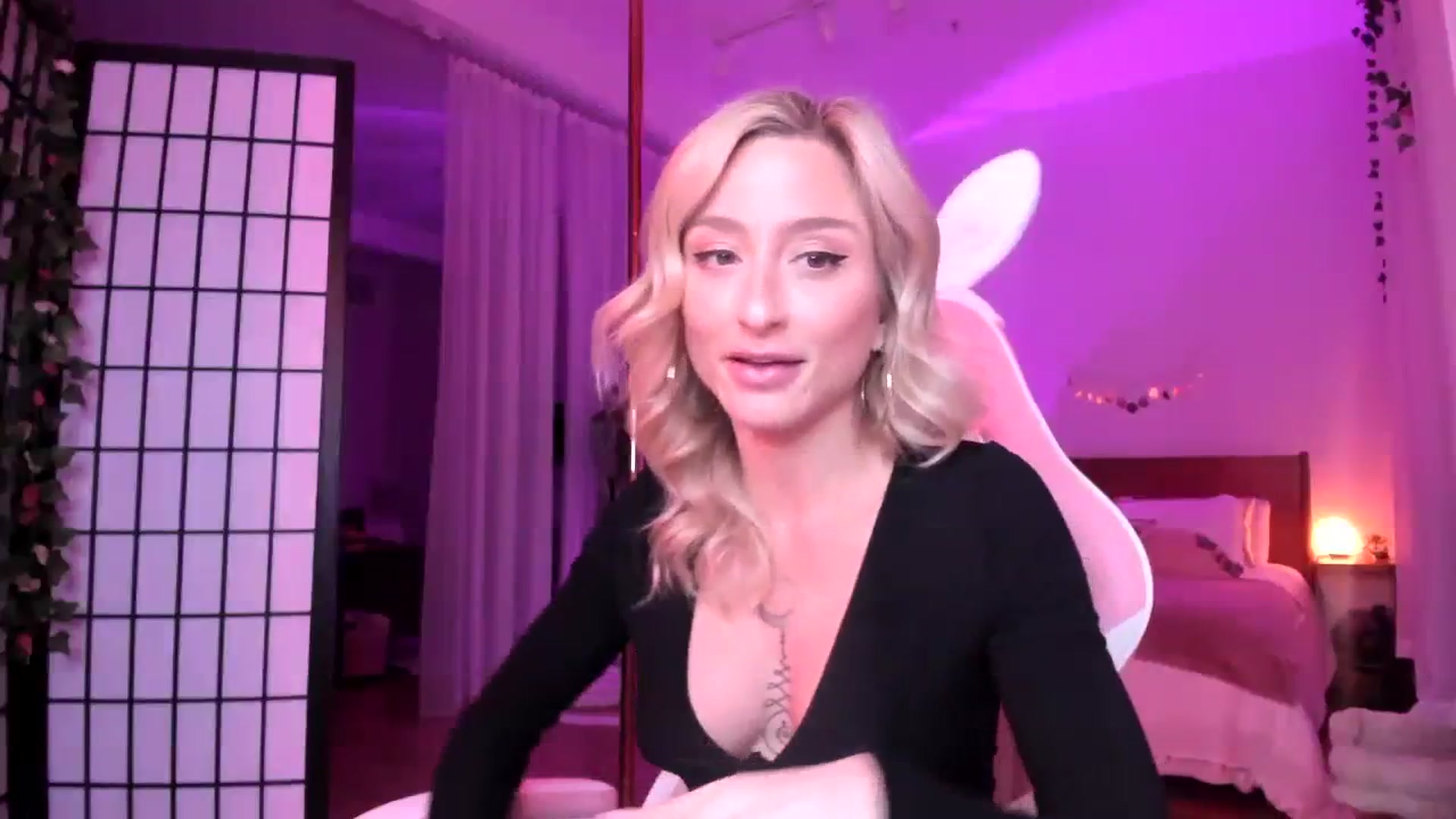 Gallery image thumbnail from KathrynMae's myfreecams stream on, 01/24/2024, 03:49 image 15 of 20