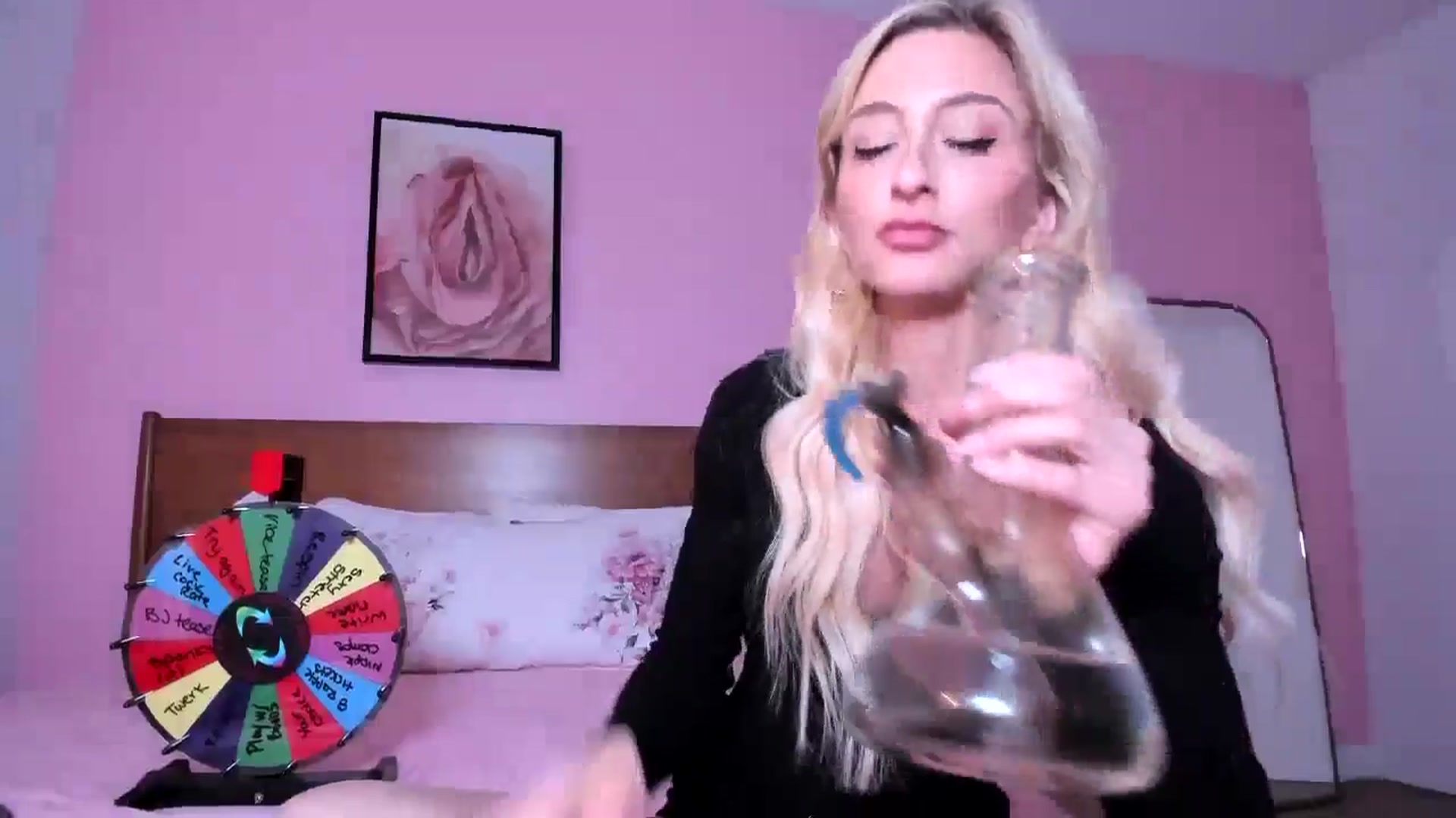 Gallery image thumbnail from KathrynMae's myfreecams stream on, 03/28/2025, 02:22 image 17 of 20