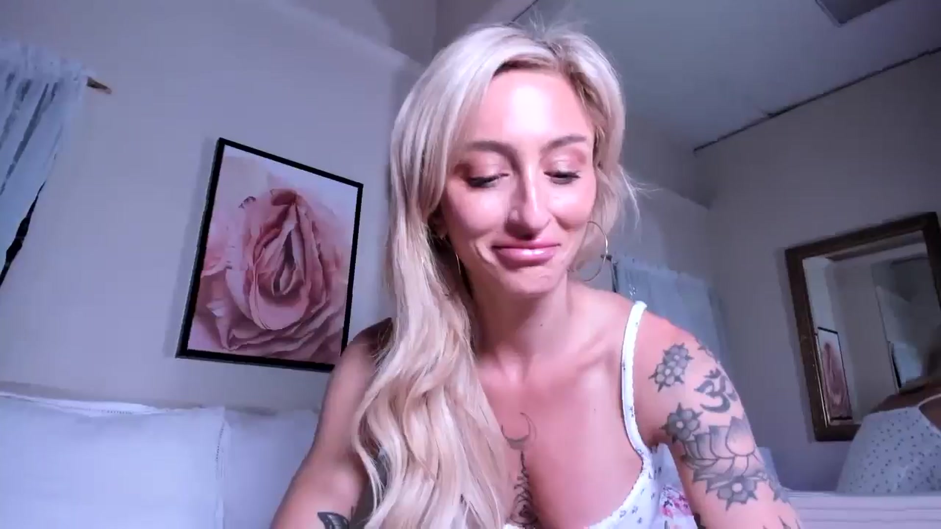 Gallery image thumbnail from KathrynMae's myfreecams stream on, 04/10/2025, 20:07 image 12 of 20