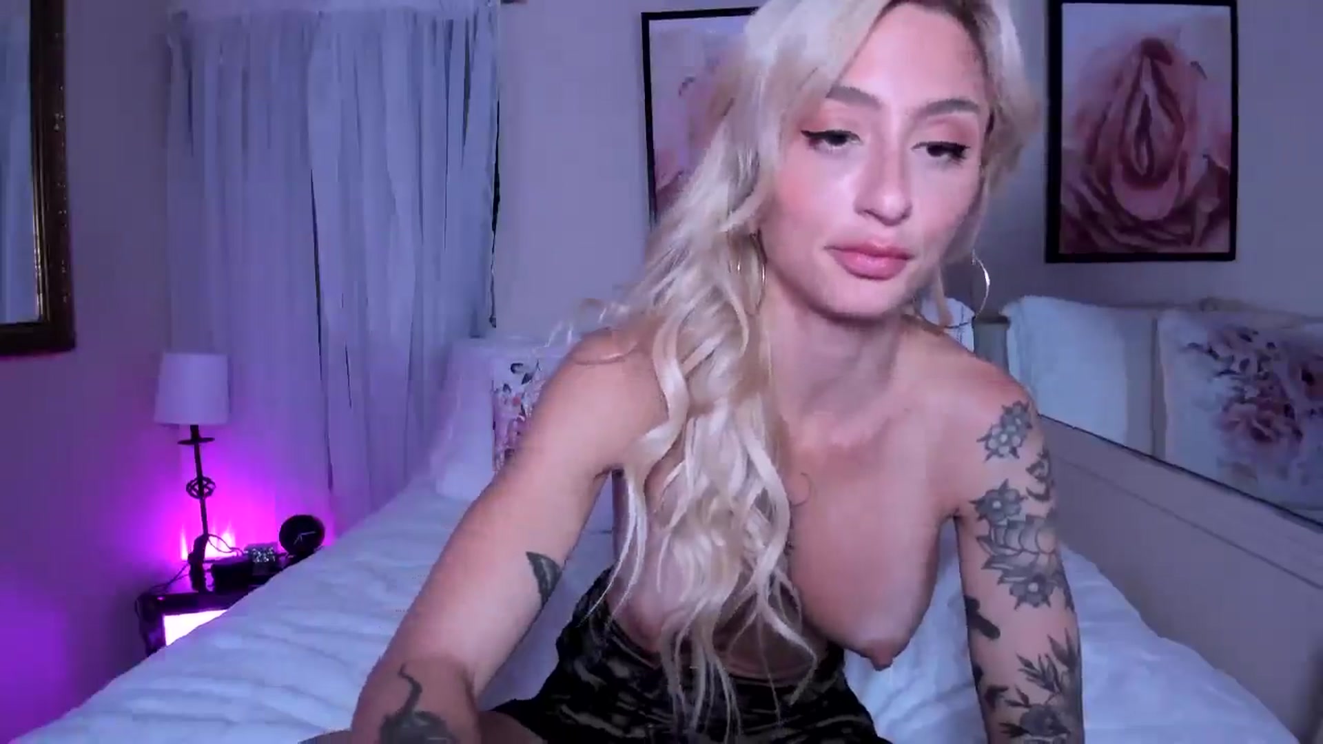 Gallery image thumbnail from KathrynMae's myfreecams stream on, 04/24/2025, 02:21 image 17 of 20