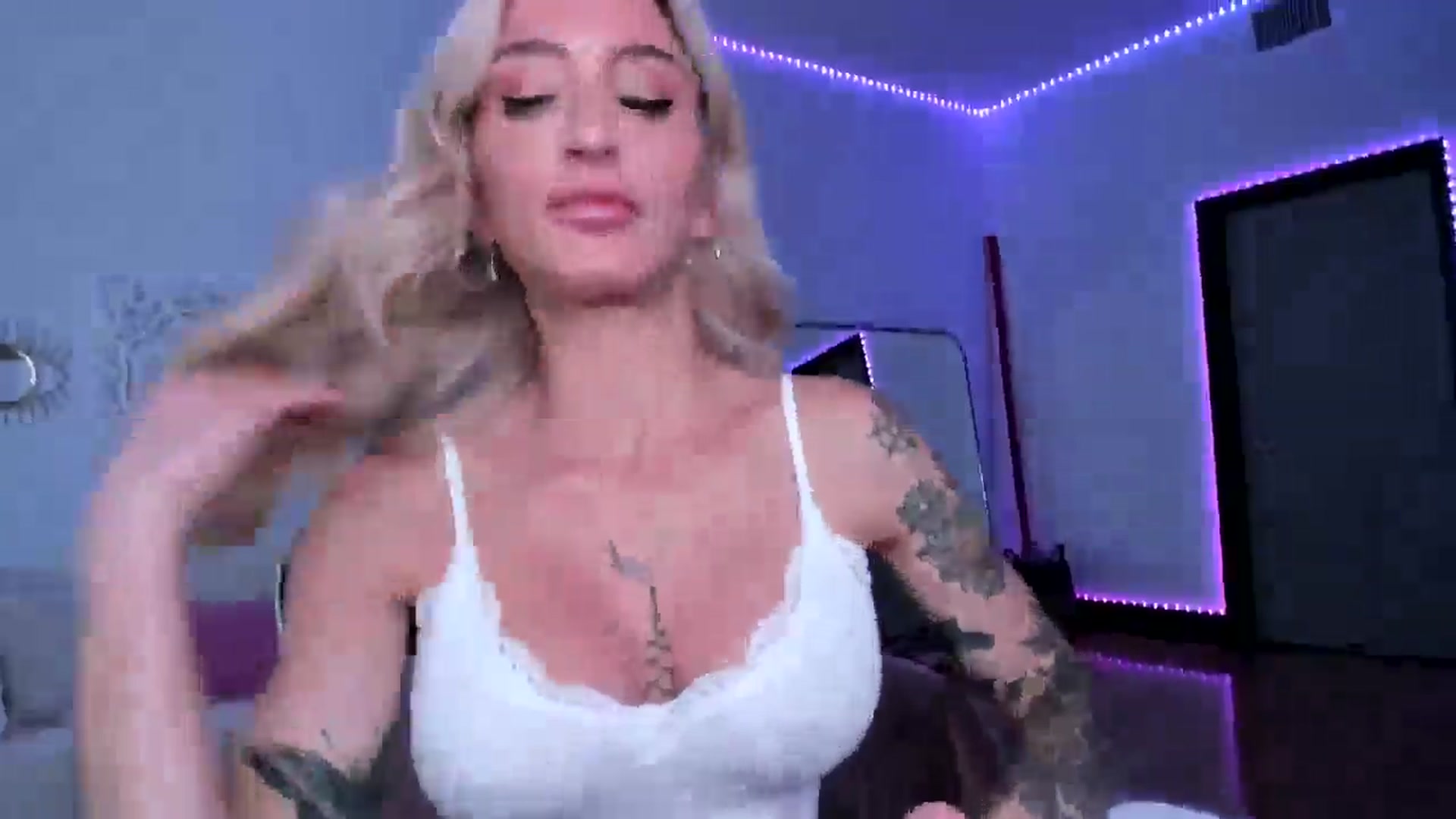 Gallery image thumbnail from KathrynMae's myfreecams stream on, 06/13/2025, 03:18 image 5 of 20
