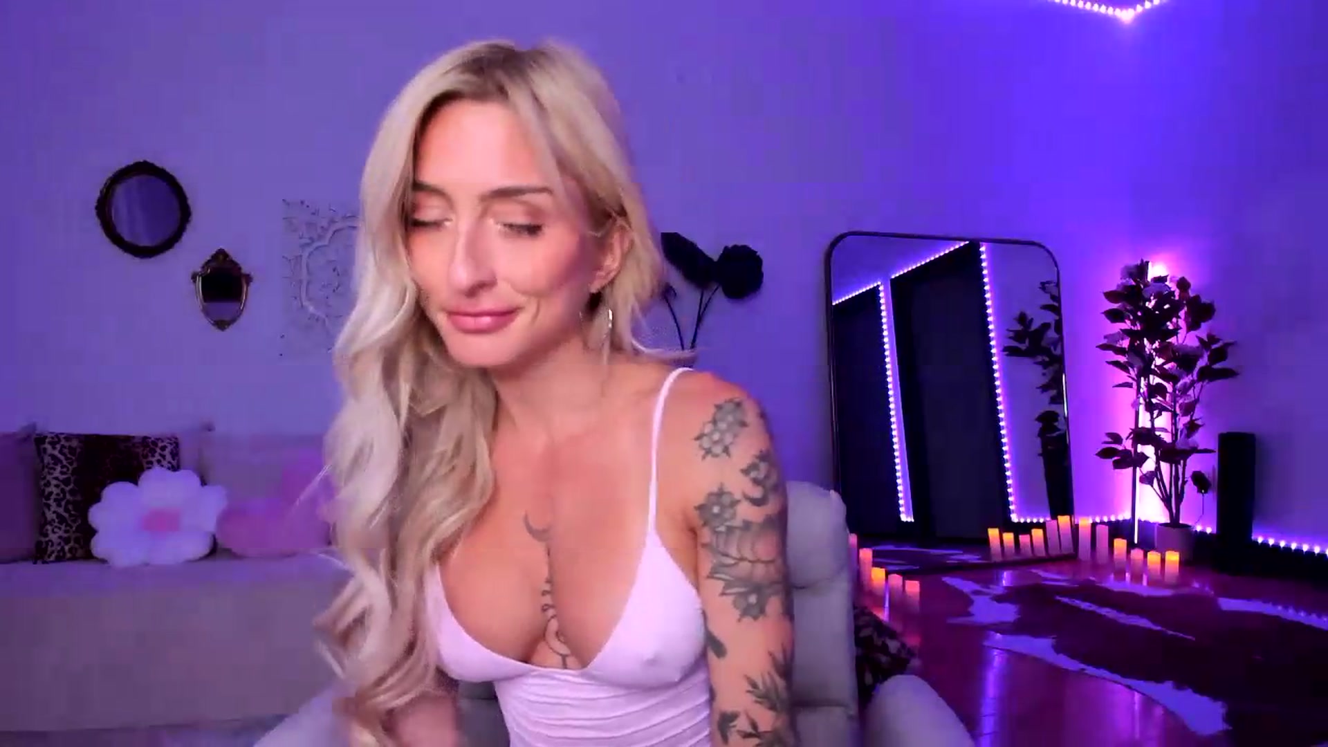 Gallery image thumbnail from KathrynMae's myfreecams stream on, 07/10/2026, 04:20 image 13 of 20
