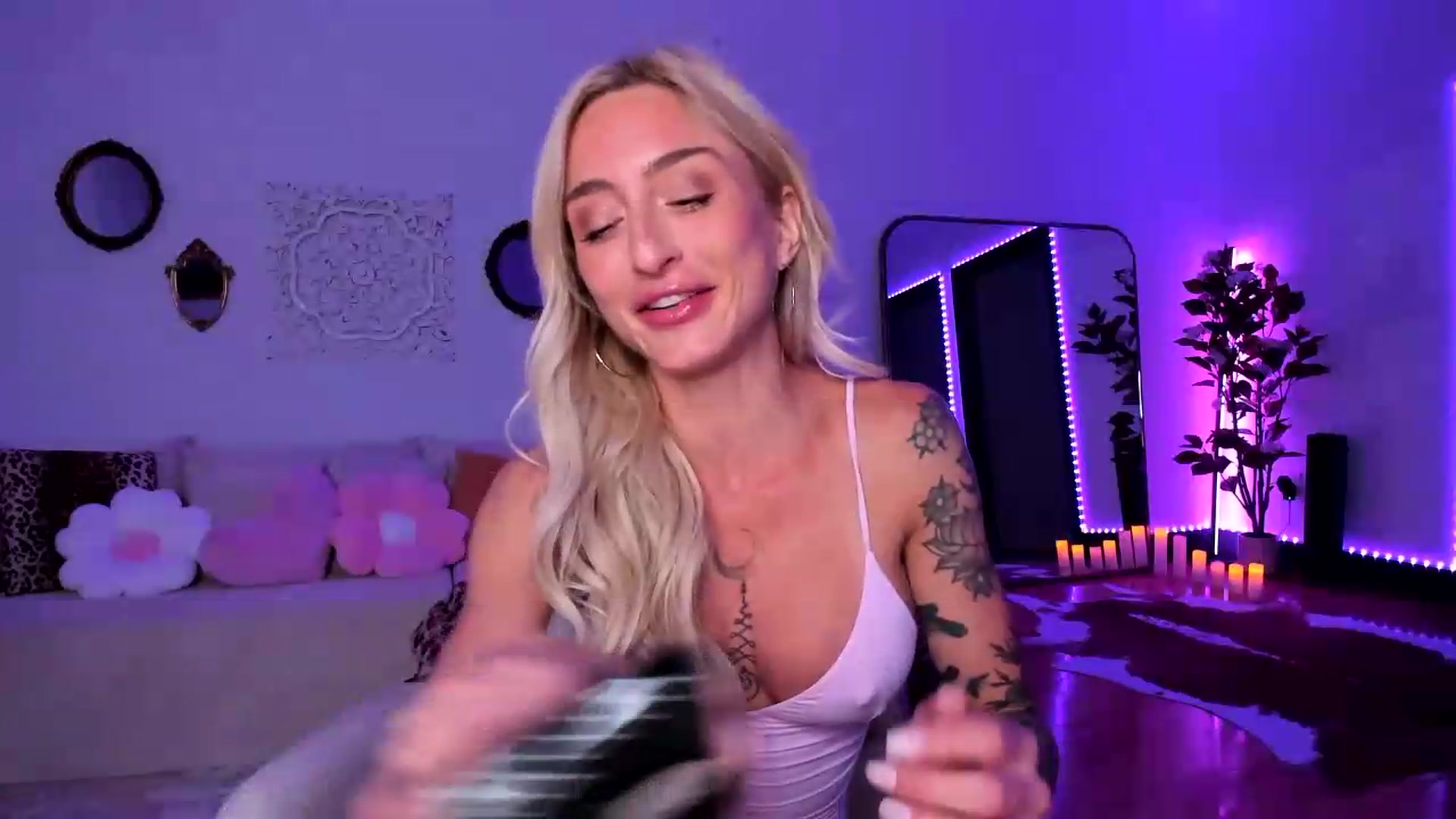 Gallery image thumbnail from KathrynMae's myfreecams stream on, 07/10/2026, 04:20 image 10 of 20