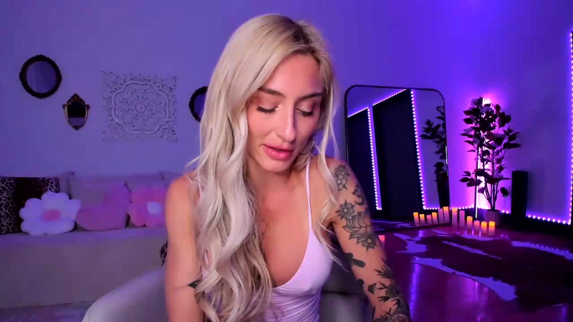 Gallery image thumbnail from KathrynMae's myfreecams stream on, 07/10/2026, 04:20 image 11 of 20