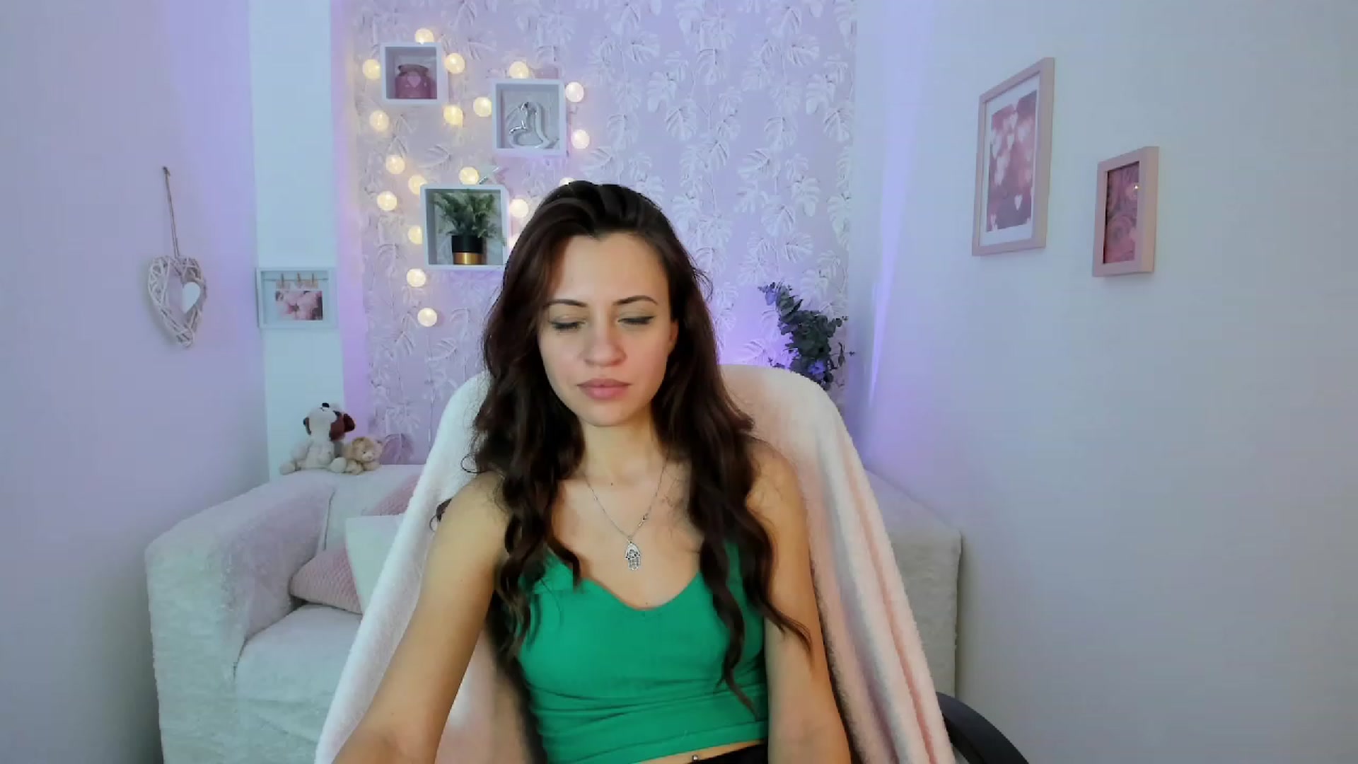 Gallery image thumbnail from Kathy_White's myfreecams stream on, 01/21/2023, 18:11 image 13 of 20