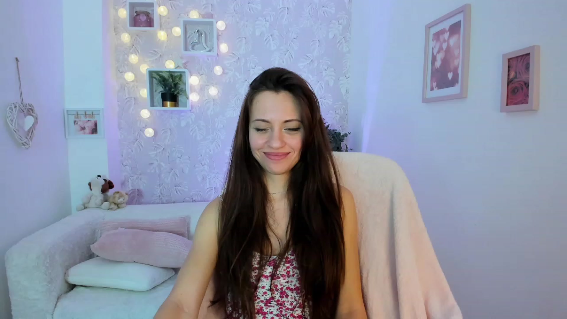 Gallery image thumbnail from Kathy_White's myfreecams stream on, 01/22/2023, 18:39 image 3 of 20