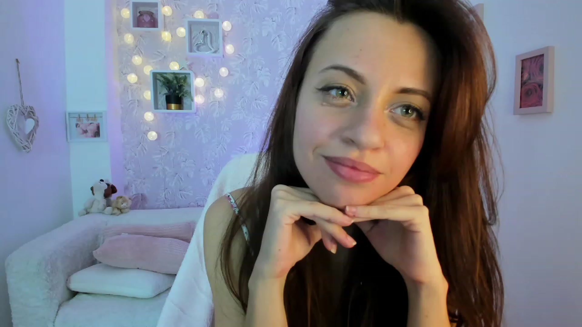 Gallery image thumbnail from Kathy_White's myfreecams stream on, 01/22/2023, 18:39 image 17 of 20