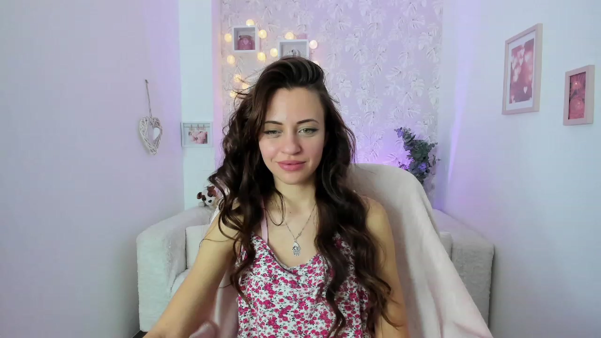 Gallery image thumbnail from Kathy_White's myfreecams stream on, 01/27/2023, 15:33 image 7 of 20