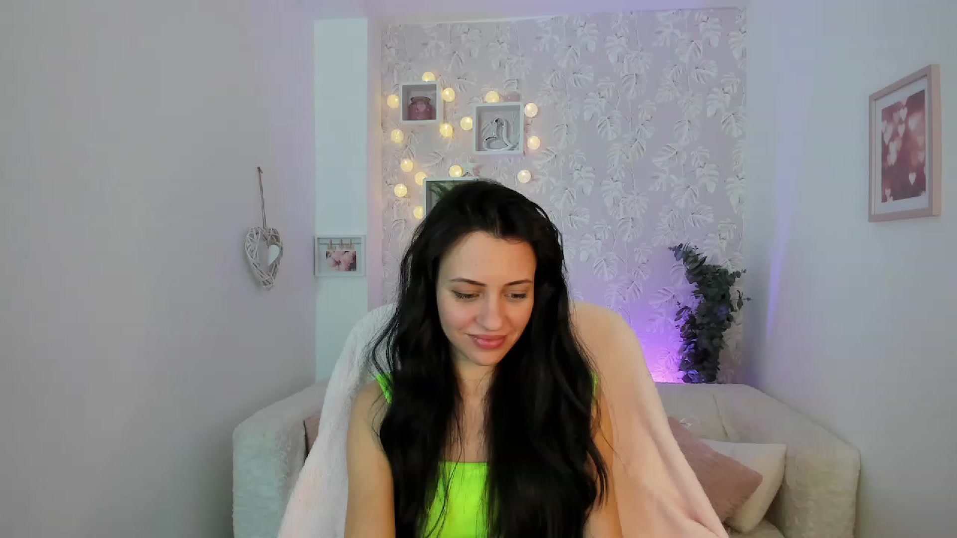 Gallery image thumbnail from Kathy_White's myfreecams stream on, 02/15/2023, 18:47 image 17 of 20