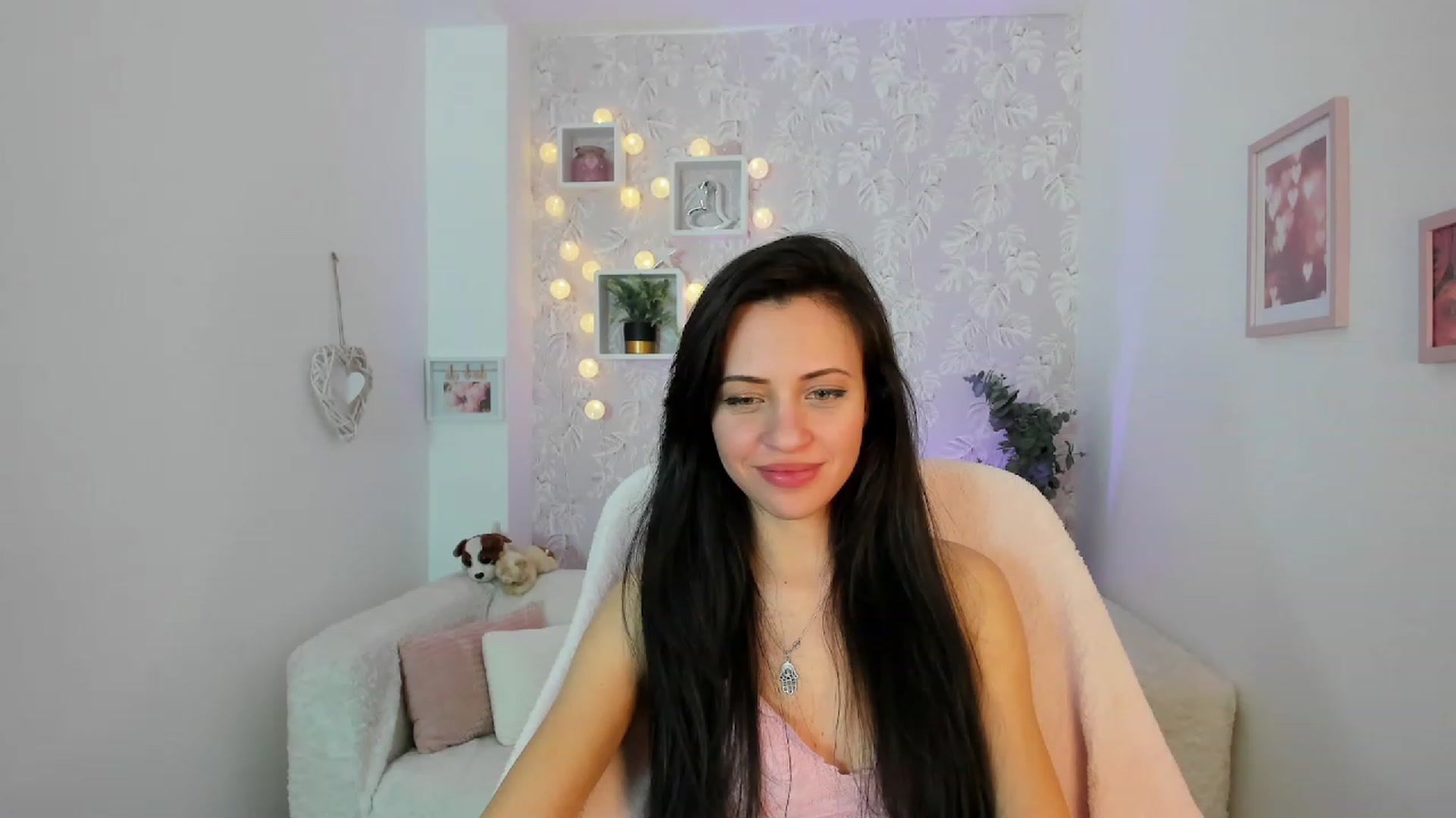 Gallery image thumbnail from Kathy_White's myfreecams stream on, 02/18/2023, 17:32 image 4 of 20