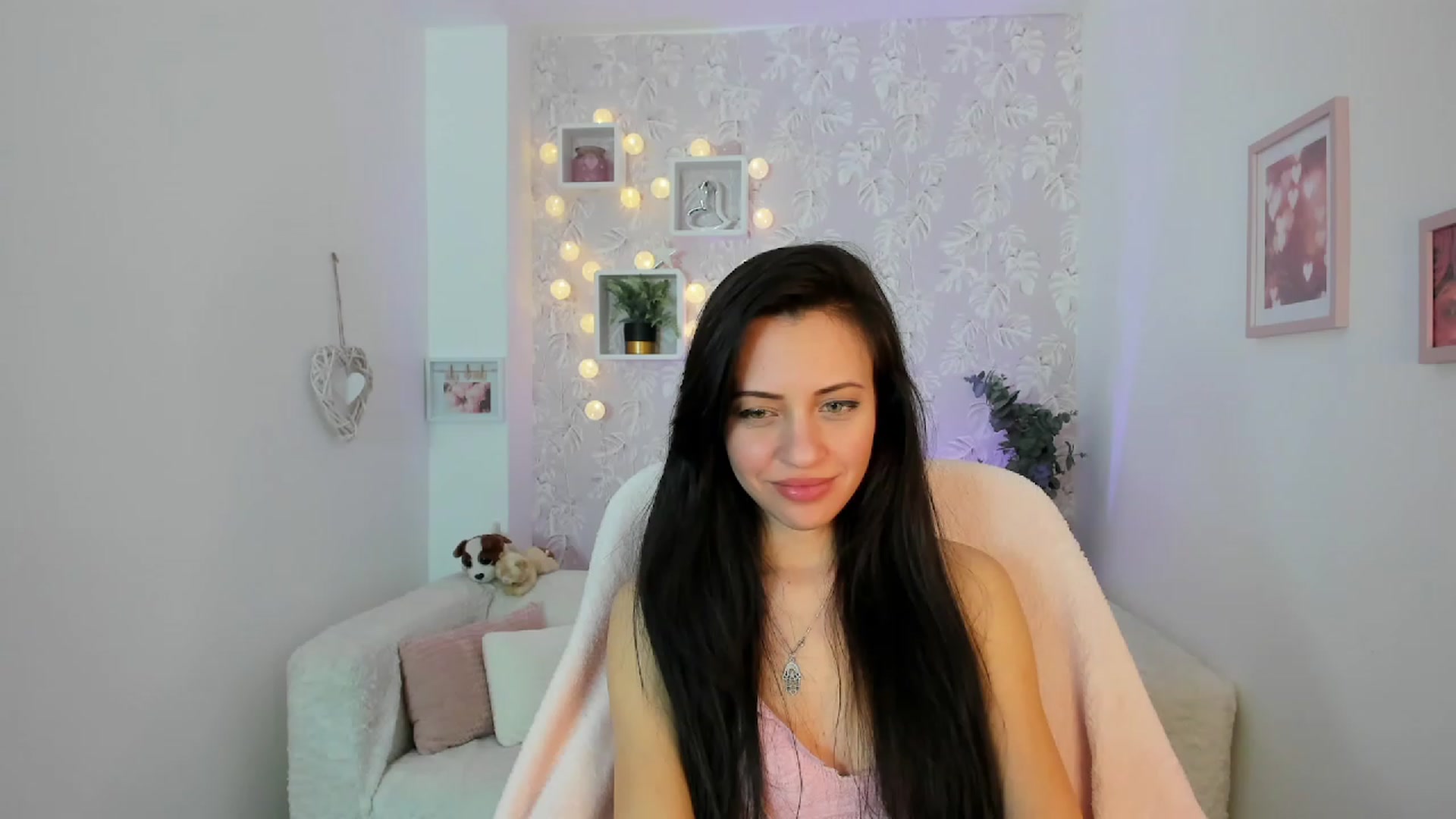 Gallery image thumbnail from Kathy_White's myfreecams stream on, 02/18/2023, 17:32 image 6 of 20