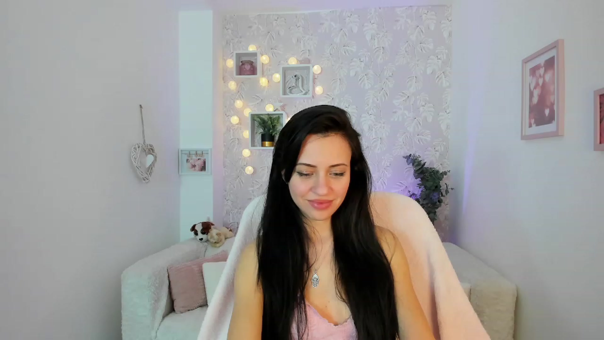 Gallery image thumbnail from Kathy_White's myfreecams stream on, 02/18/2023, 17:32 image 15 of 20