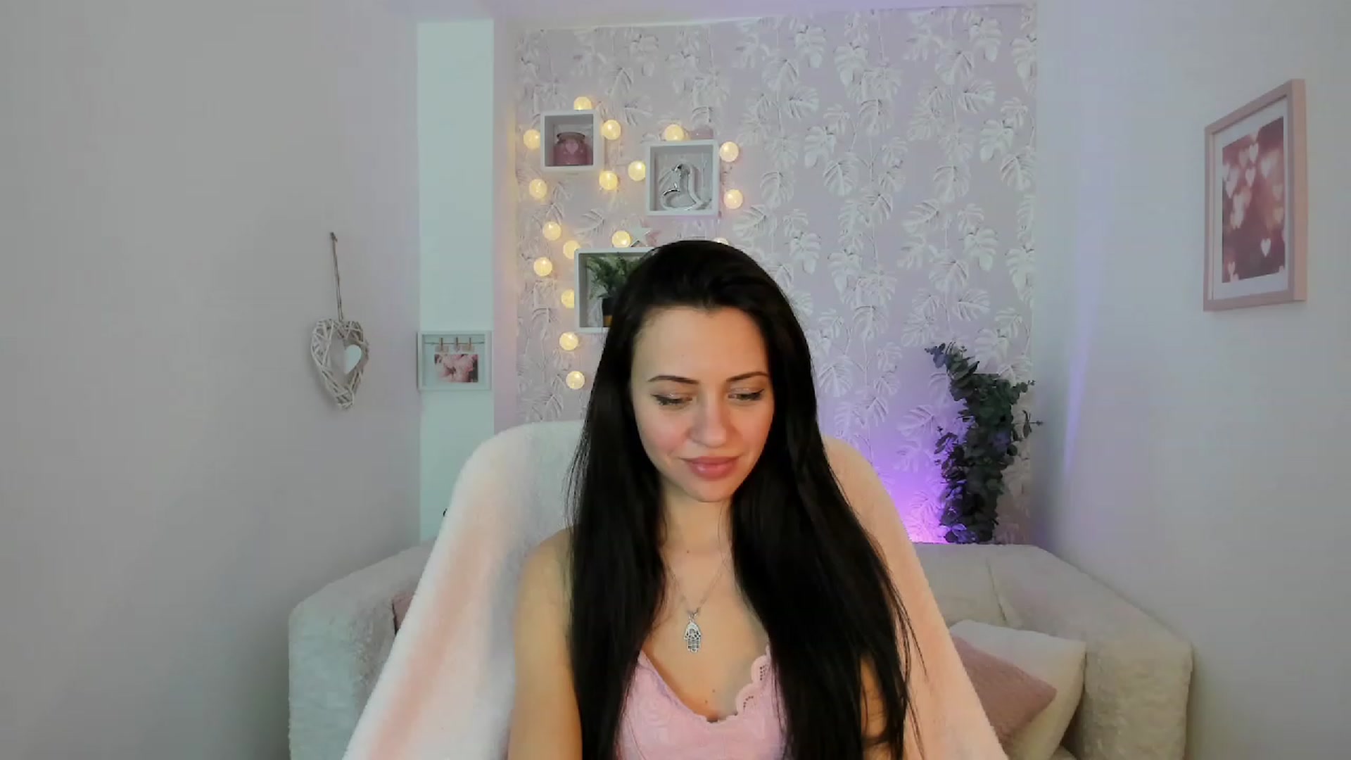 Gallery image thumbnail from Kathy_White's myfreecams stream on, 02/18/2023, 18:57 image 4 of 20