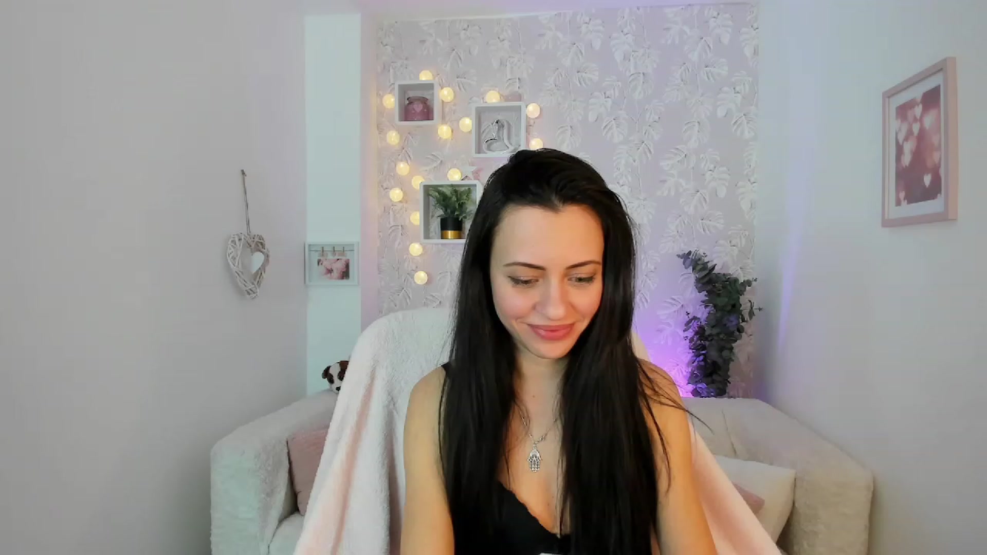 Gallery image thumbnail from Kathy_White's myfreecams stream on, 02/19/2023, 18:40 image 7 of 20