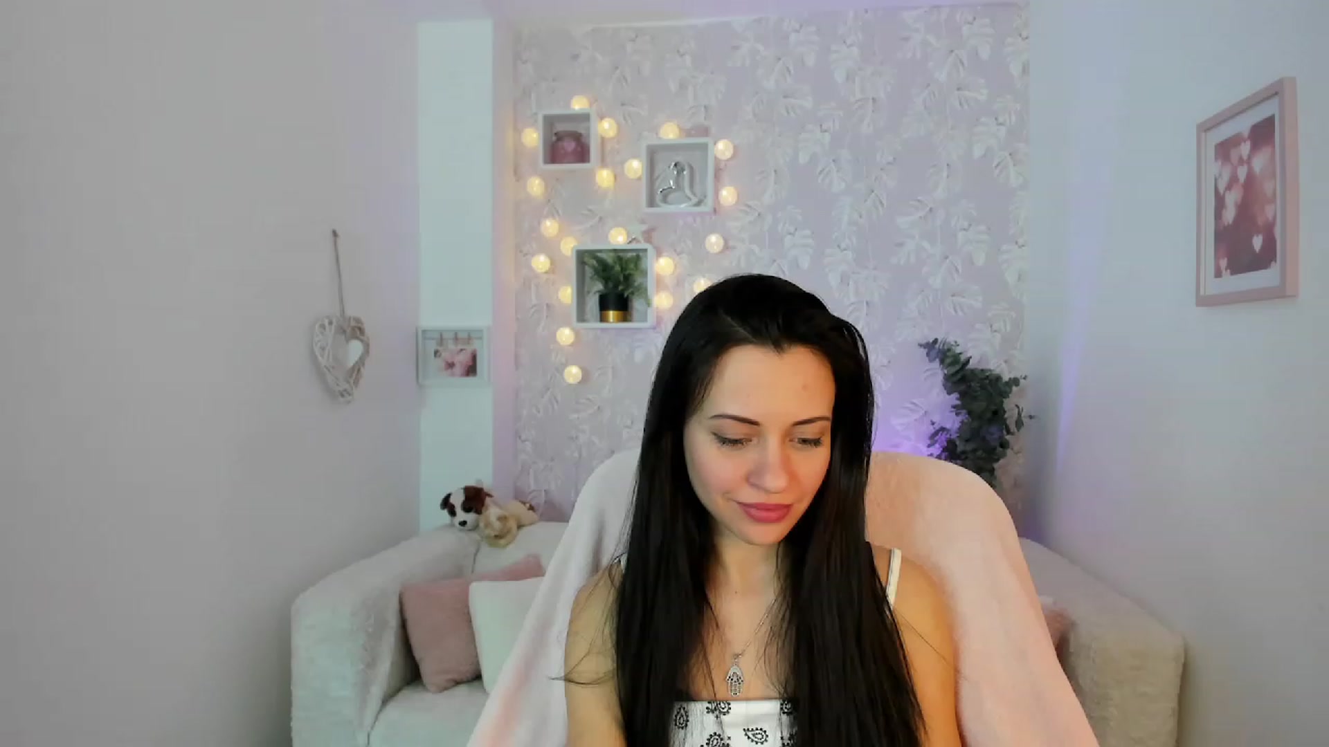 Gallery image thumbnail from Kathy_White's myfreecams stream on, 02/28/2023, 18:27 image 9 of 20