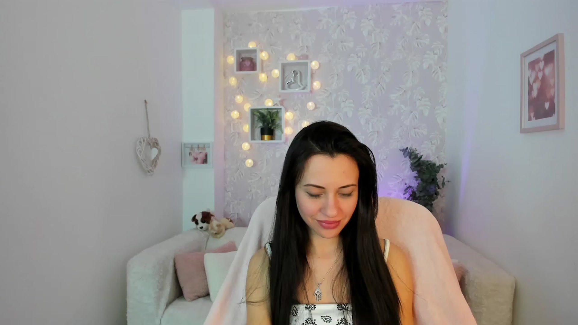 Gallery image thumbnail from Kathy_White's myfreecams stream on, 02/28/2023, 18:27 image 10 of 20