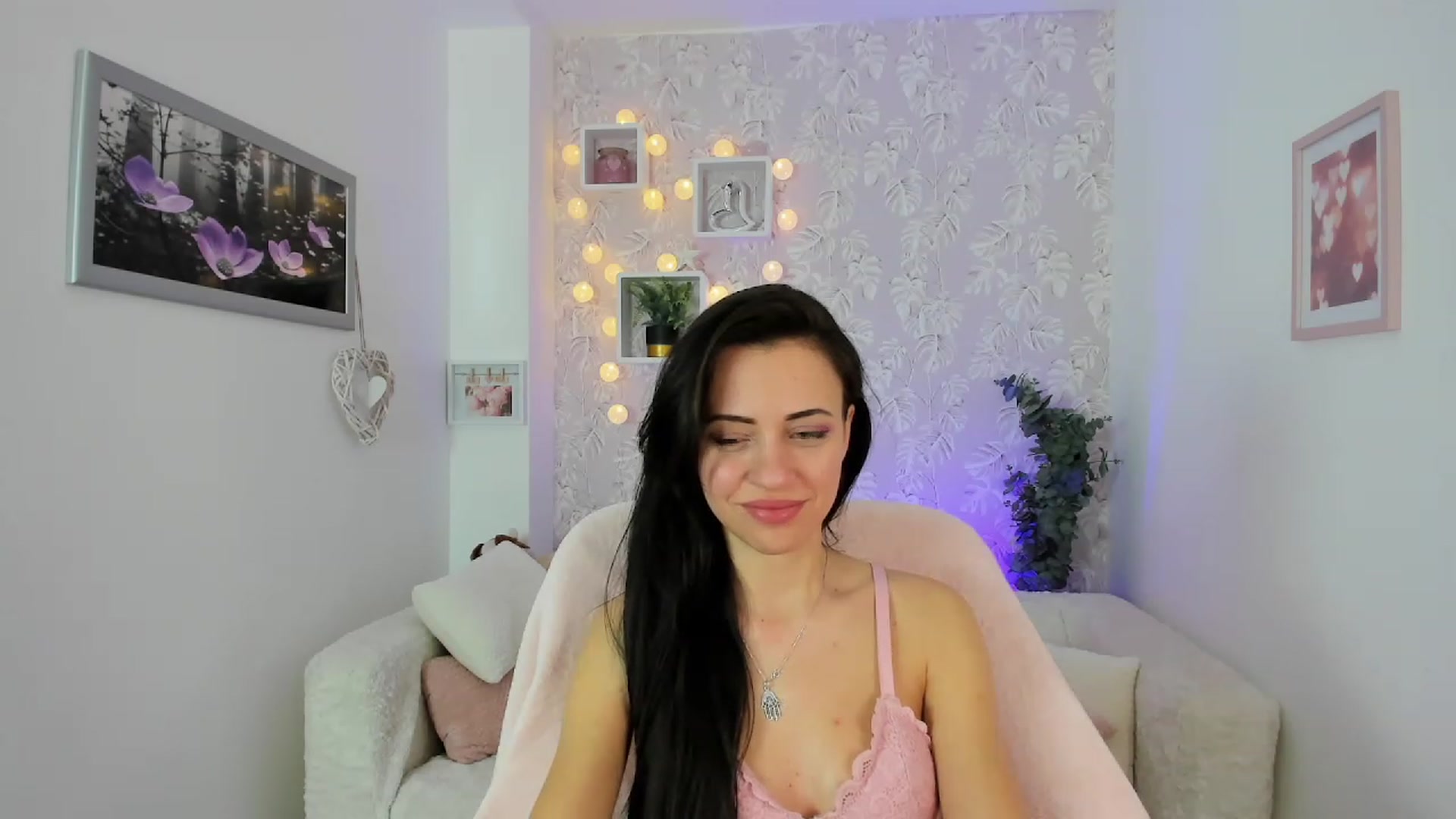 Gallery image thumbnail from Kathy_White's myfreecams stream on, 03/01/2023, 16:32 image 14 of 20