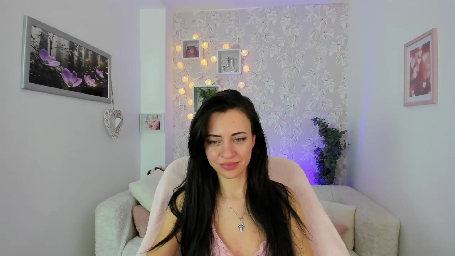Gallery image thumbnail from Kathy_White's myfreecams stream on, 03/01/2023, 16:32 image 10 of 20