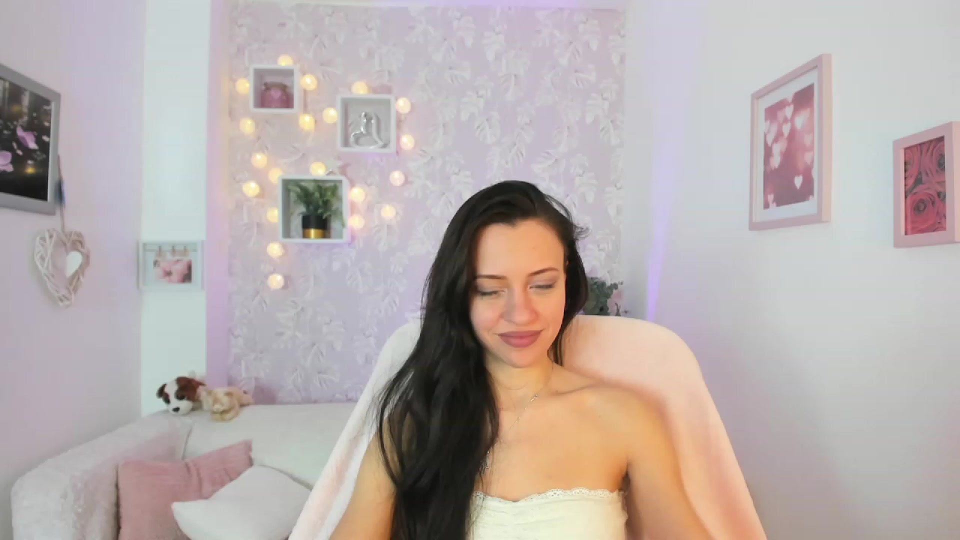 Gallery image thumbnail from Kathy_White's myfreecams stream on, 03/17/2023, 16:00 image 9 of 20