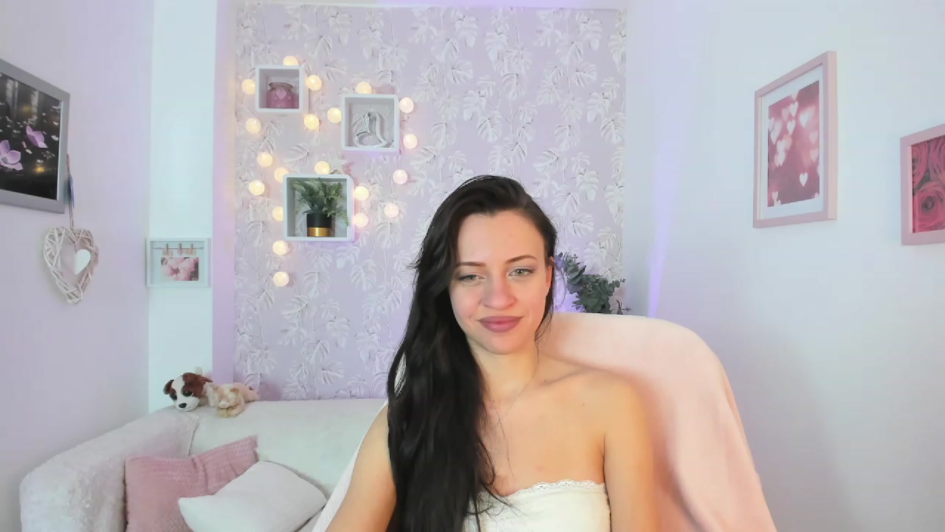 Gallery image thumbnail from Kathy_White's myfreecams stream on, 03/17/2023, 16:00 image 18 of 20