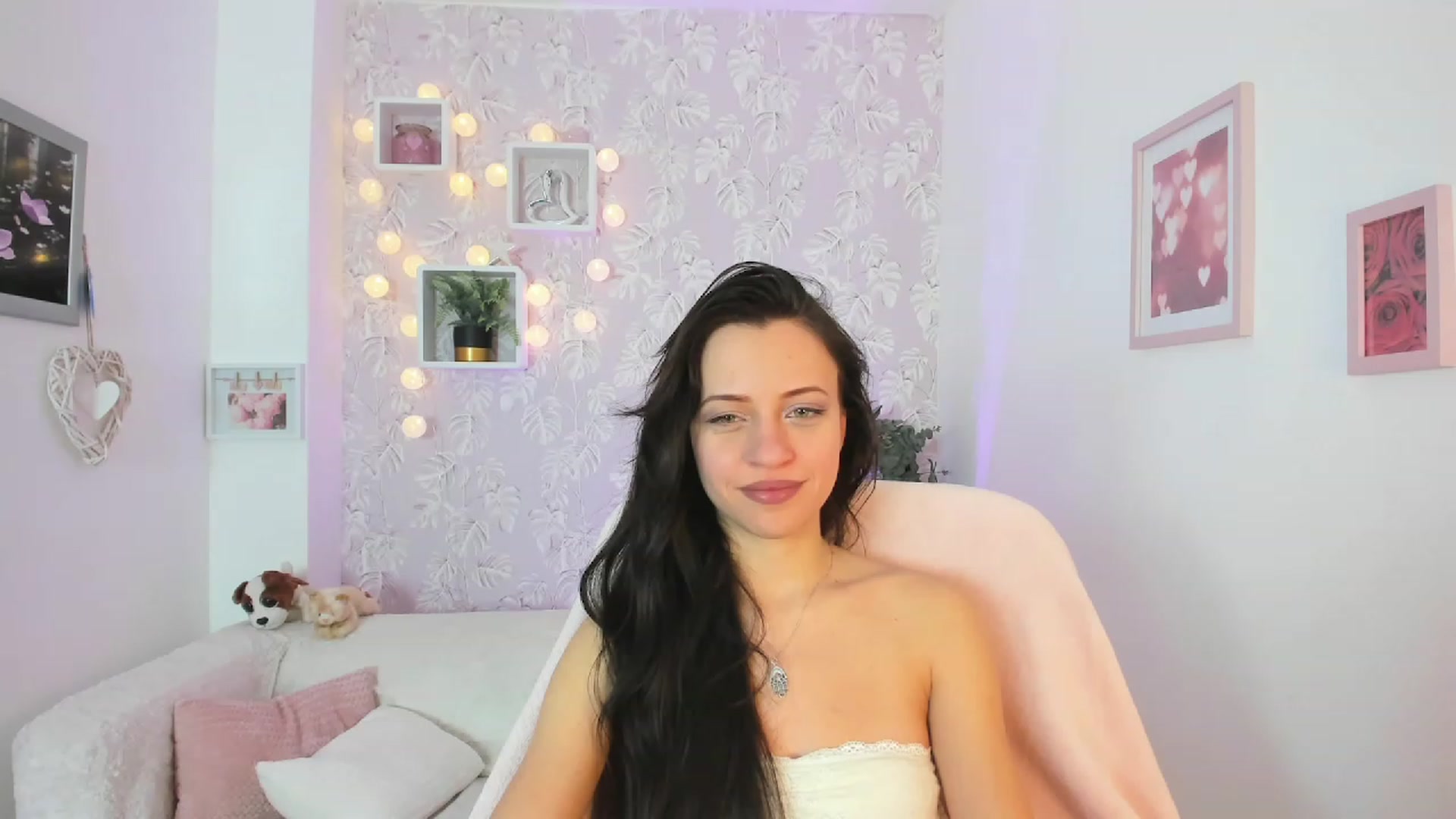 Gallery image thumbnail from Kathy_White's myfreecams stream on, 03/17/2023, 16:00 image 3 of 20