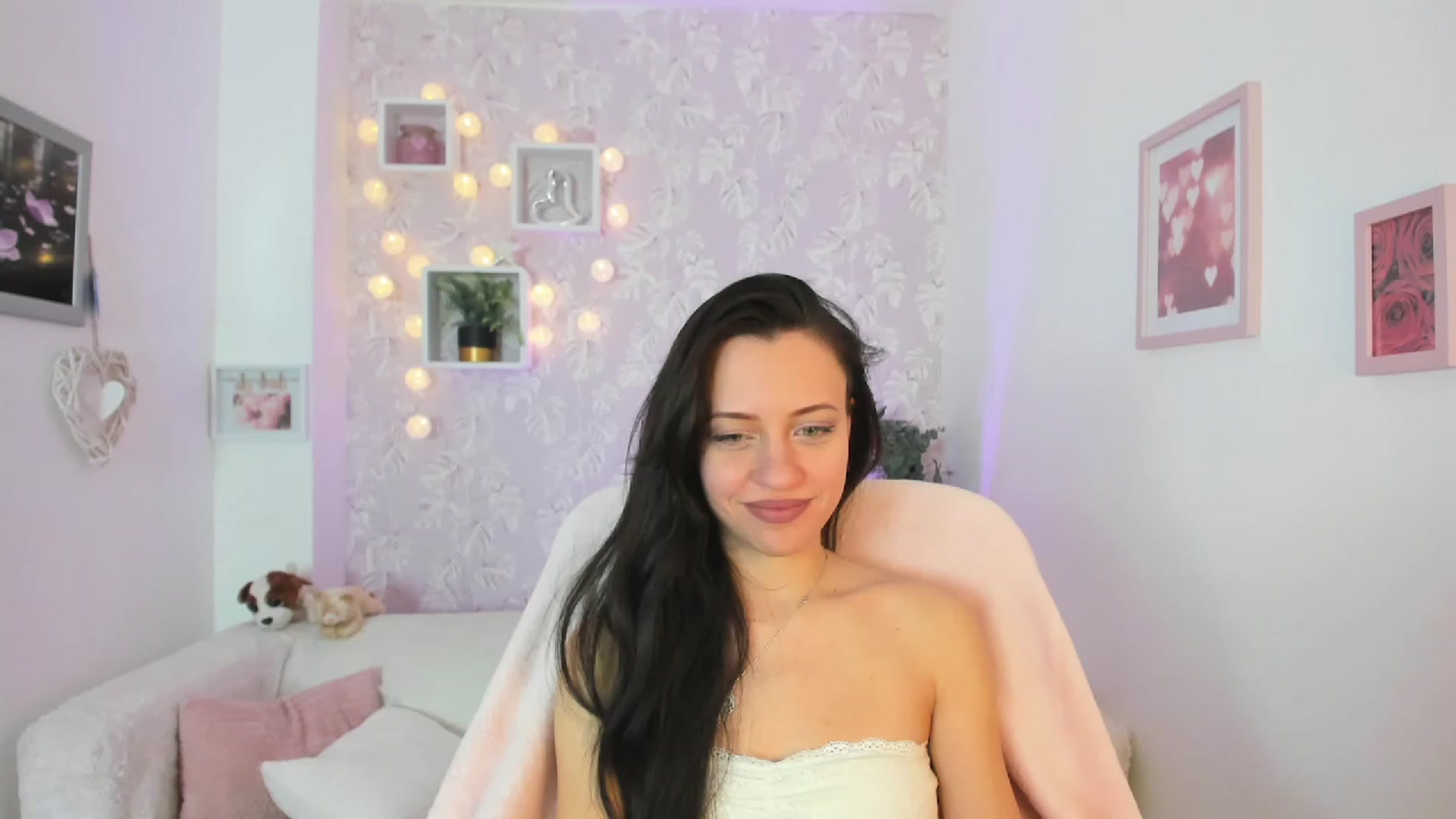 Gallery image thumbnail from Kathy_White's myfreecams stream on, 03/17/2023, 16:00 image 8 of 20