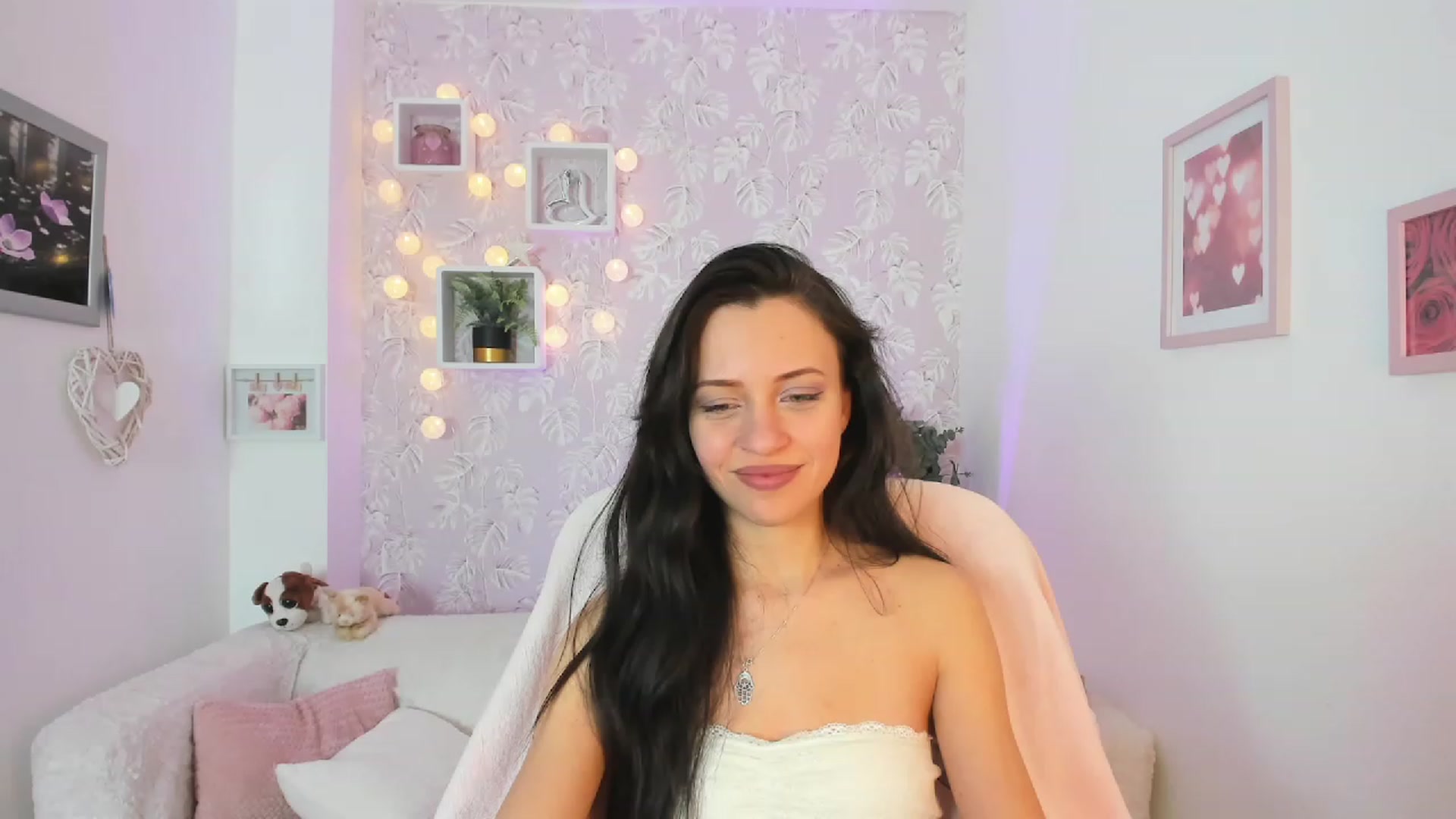 Gallery image thumbnail from Kathy_White's myfreecams stream on, 03/17/2023, 18:37 image 5 of 20