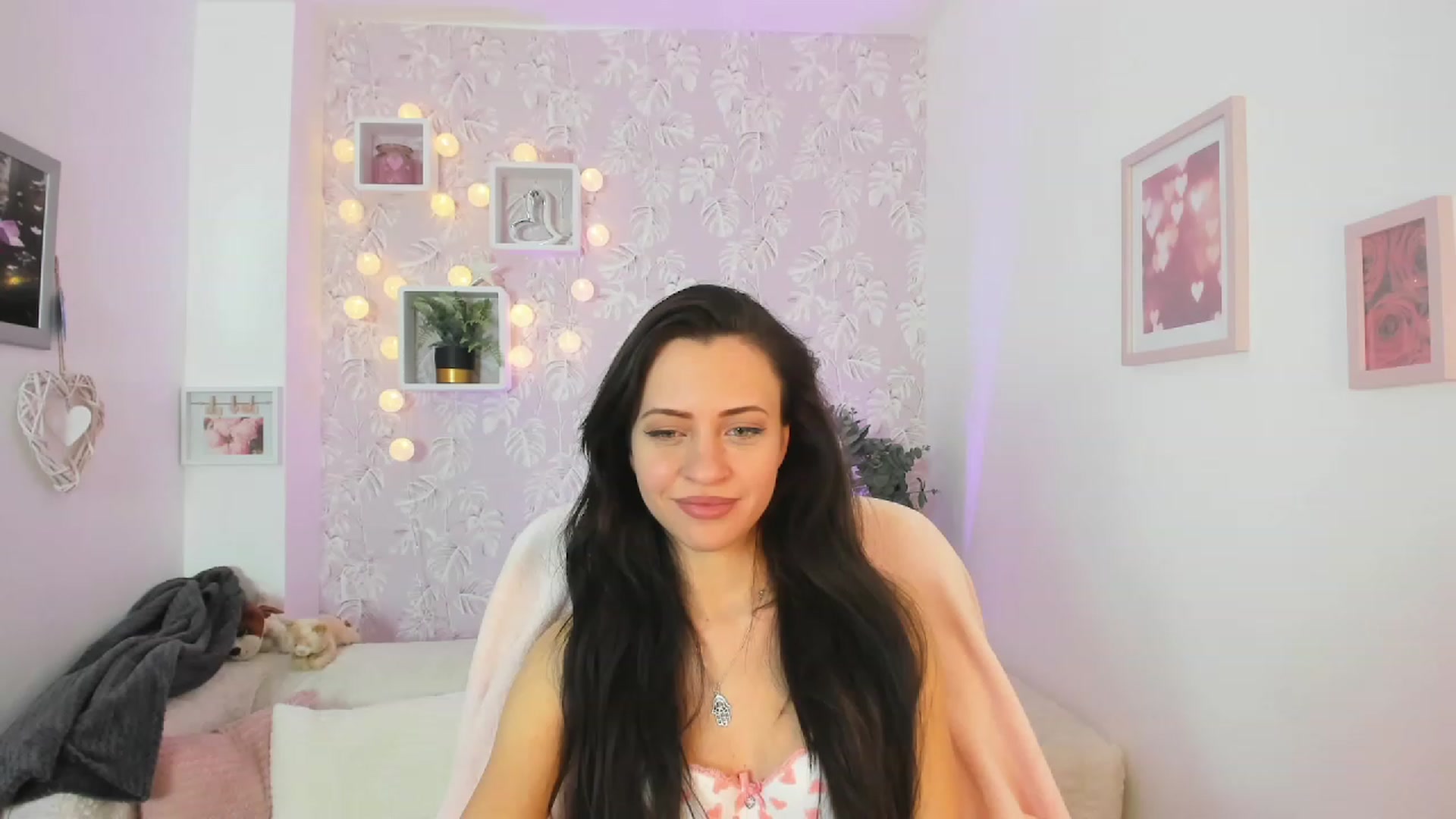 Gallery image thumbnail from Kathy_White's myfreecams stream on, 03/18/2023, 16:00 image 6 of 20