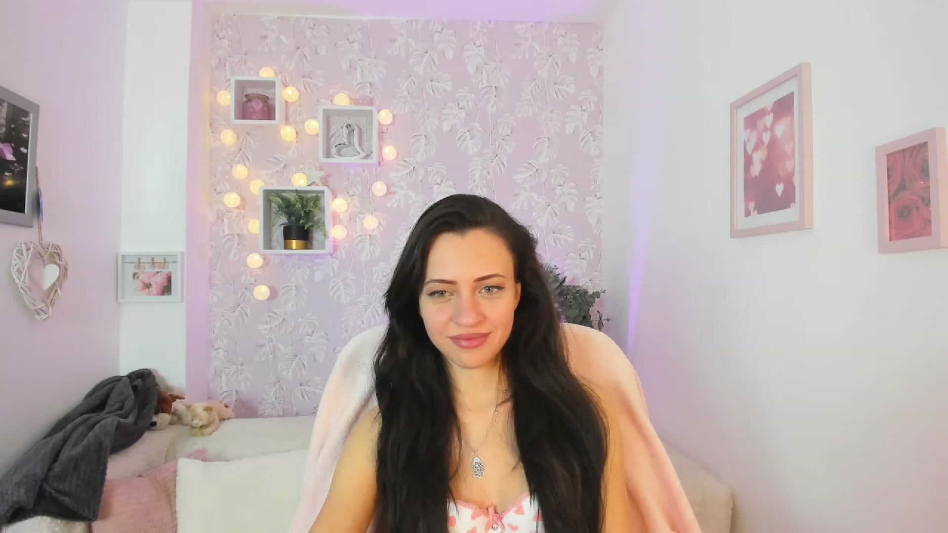 Gallery image thumbnail from Kathy_White's myfreecams stream on, 03/18/2023, 16:00 image 7 of 20