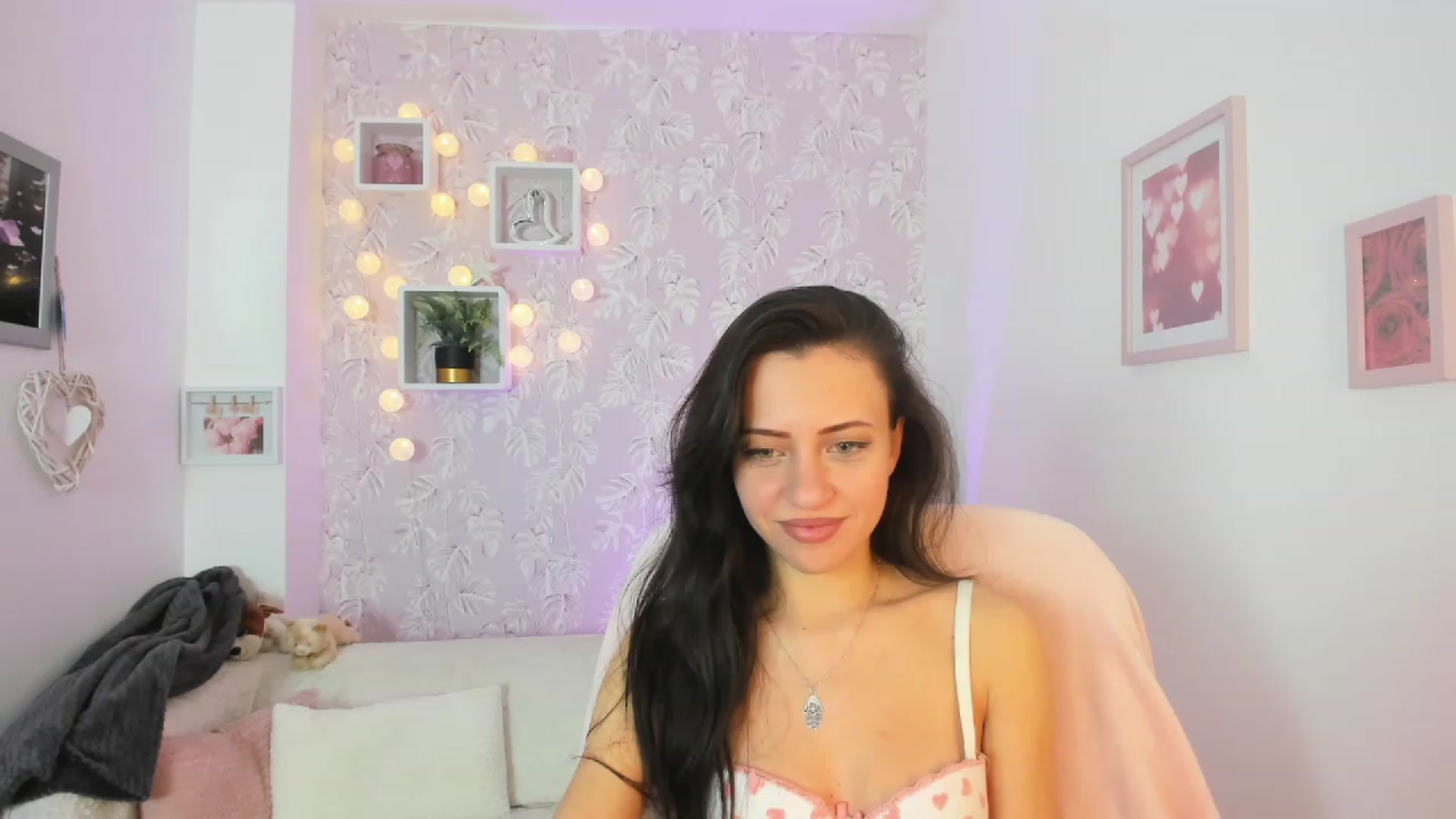 Gallery image thumbnail from Kathy_White's myfreecams stream on, 03/18/2023, 16:00 image 1 of 20