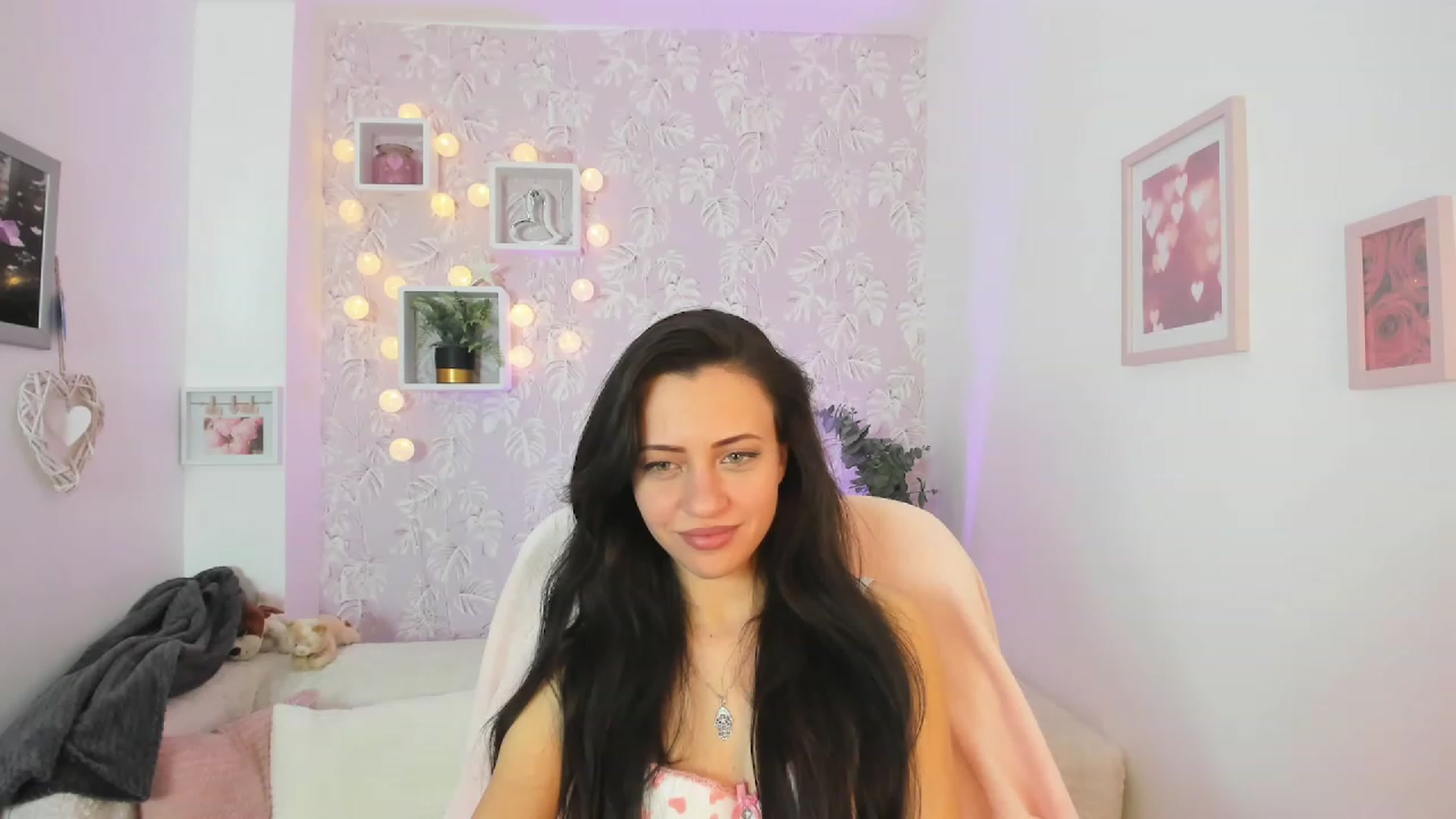 Gallery image thumbnail from Kathy_White's myfreecams stream on, 03/18/2023, 16:00 image 9 of 20