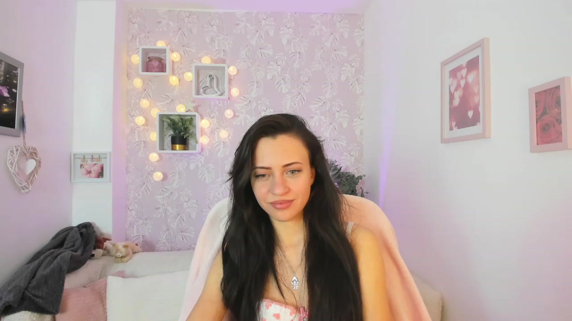 Gallery image thumbnail from Kathy_White's myfreecams stream on, 03/18/2023, 16:00 image 15 of 20