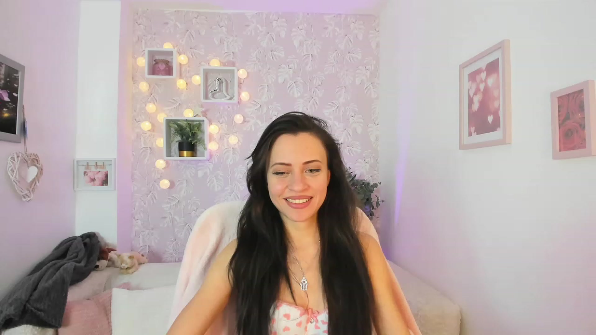Gallery image thumbnail from Kathy_White's myfreecams stream on, 03/18/2023, 16:00 image 12 of 20