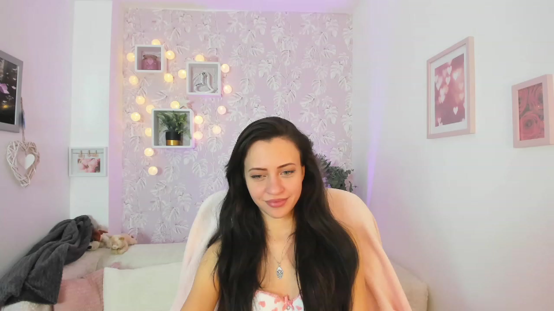 Gallery image thumbnail from Kathy_White's myfreecams stream on, 03/18/2023, 16:00 image 8 of 20